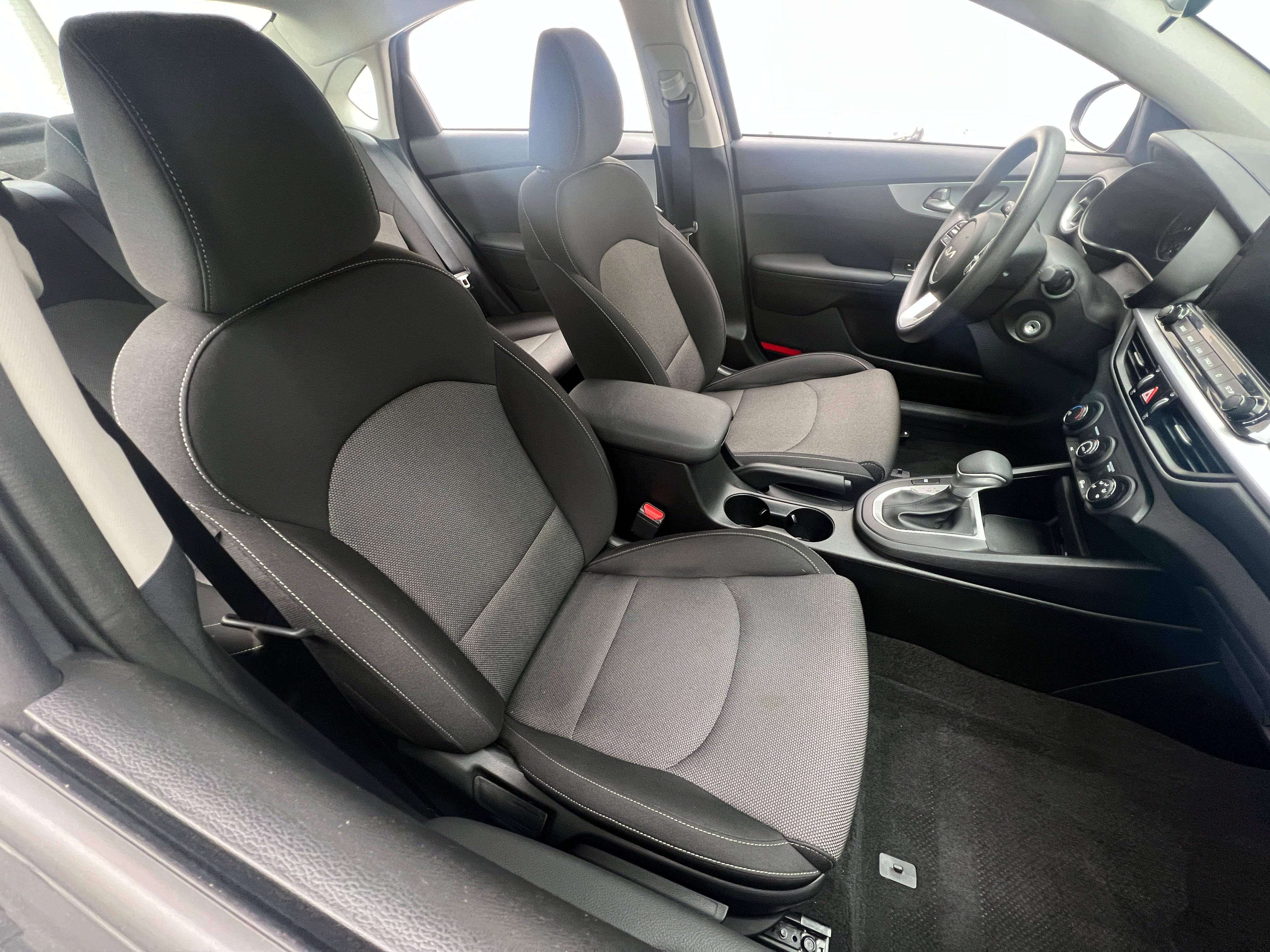2024 Kia Forte LXS 2