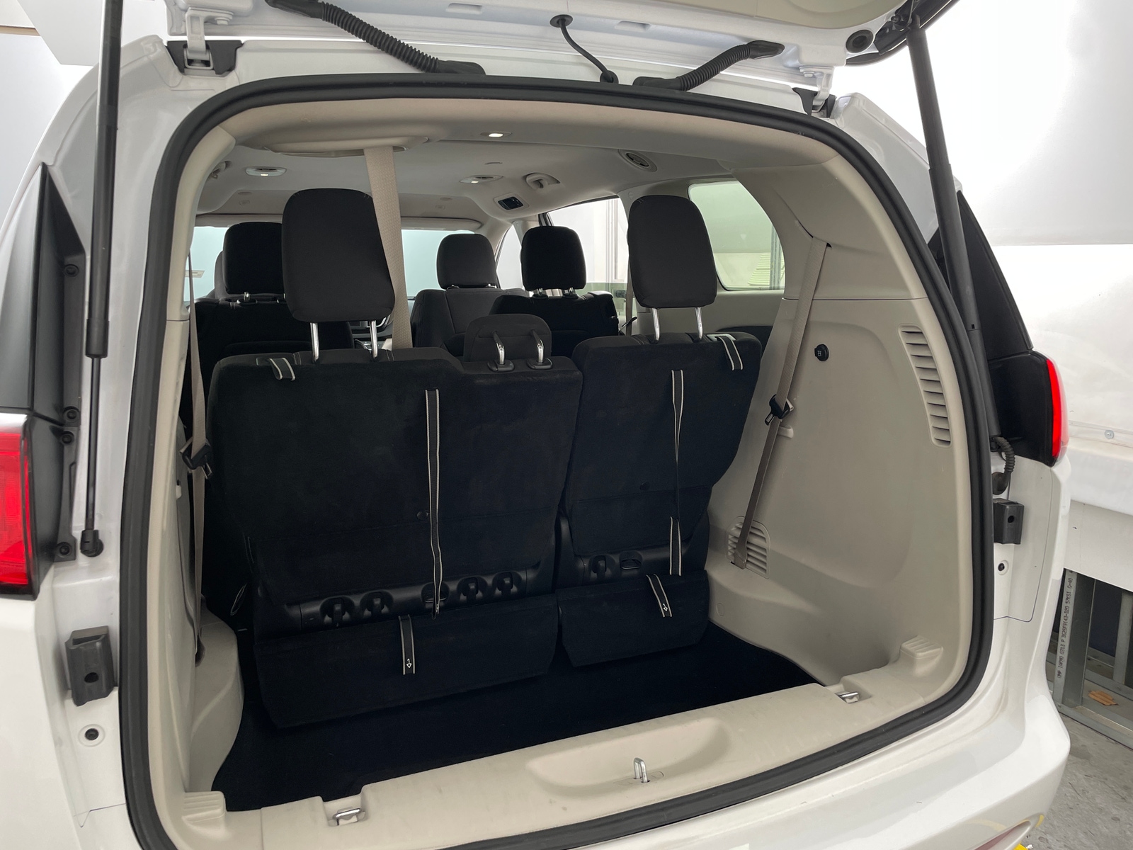 Thumbnail: 2022 Chrysler Voyager - 7