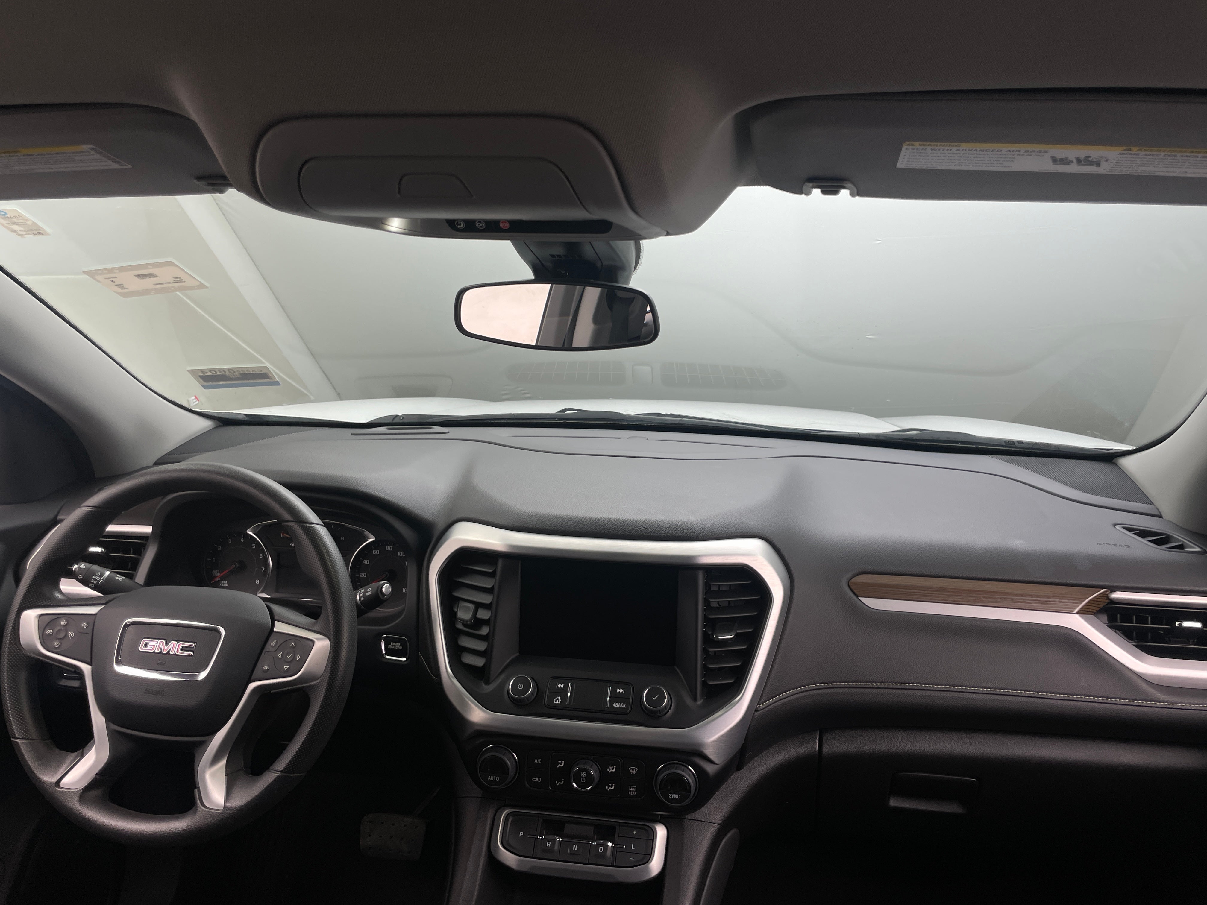 2023 GMC Acadia SLE 3