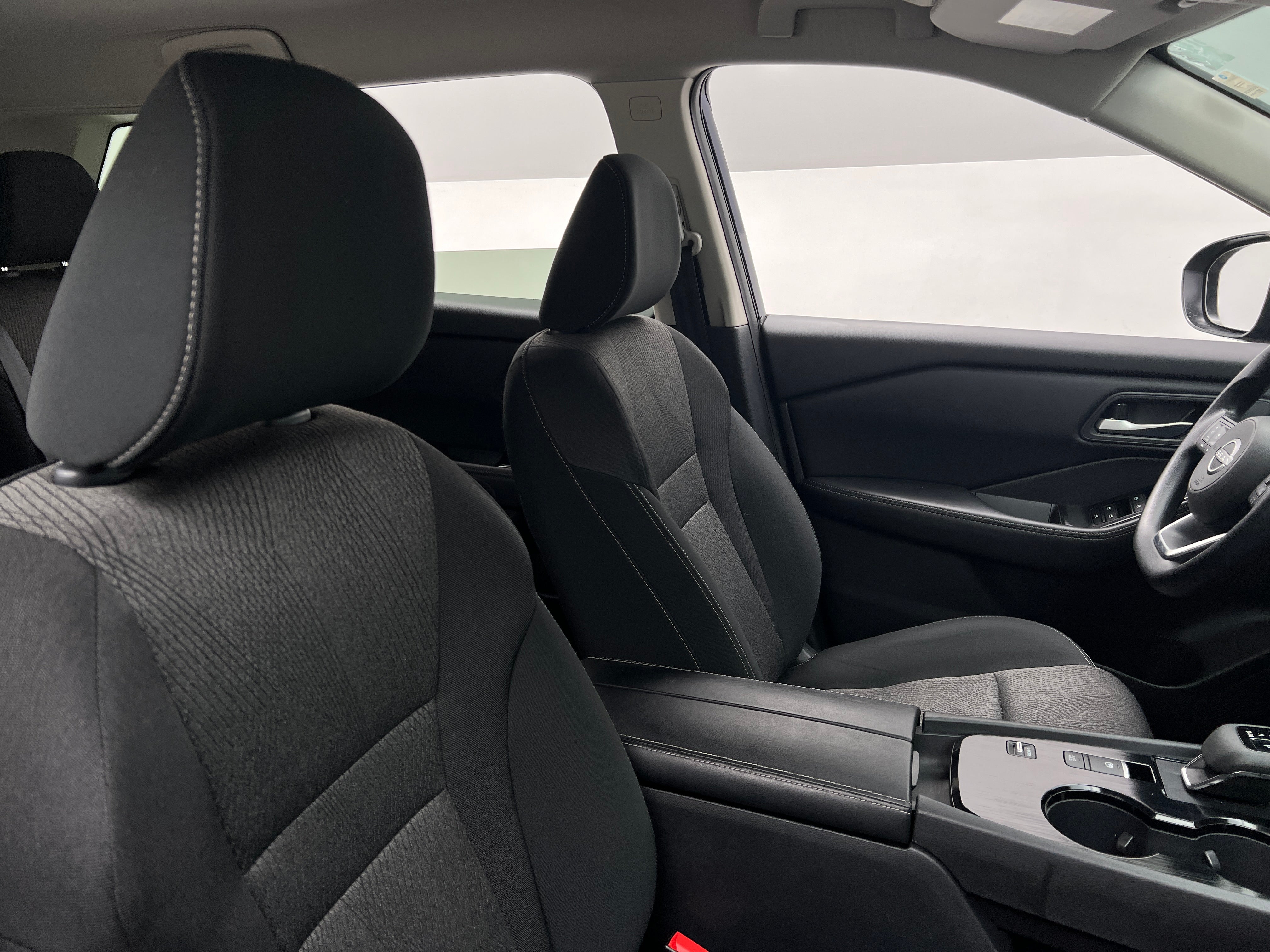 2024 Nissan Rogue SV 2