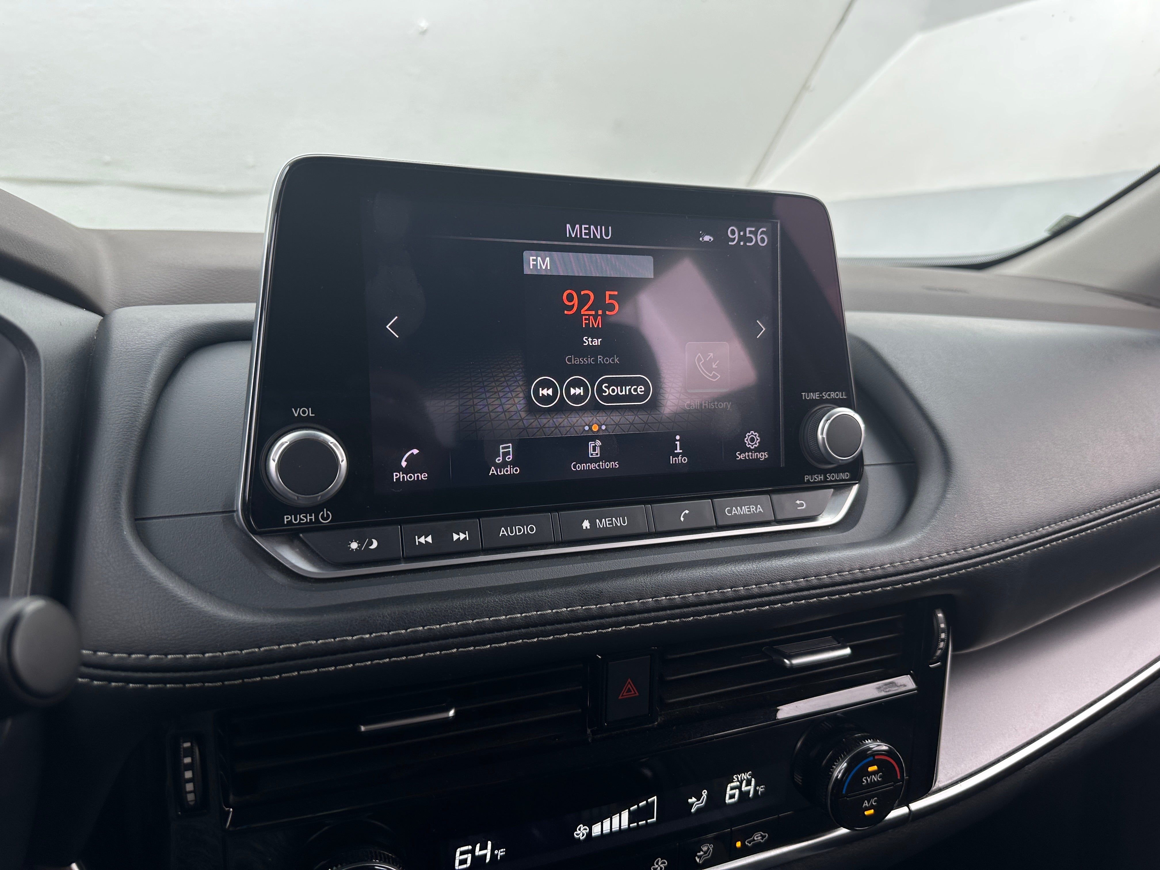 2023 Nissan Rogue SV 4