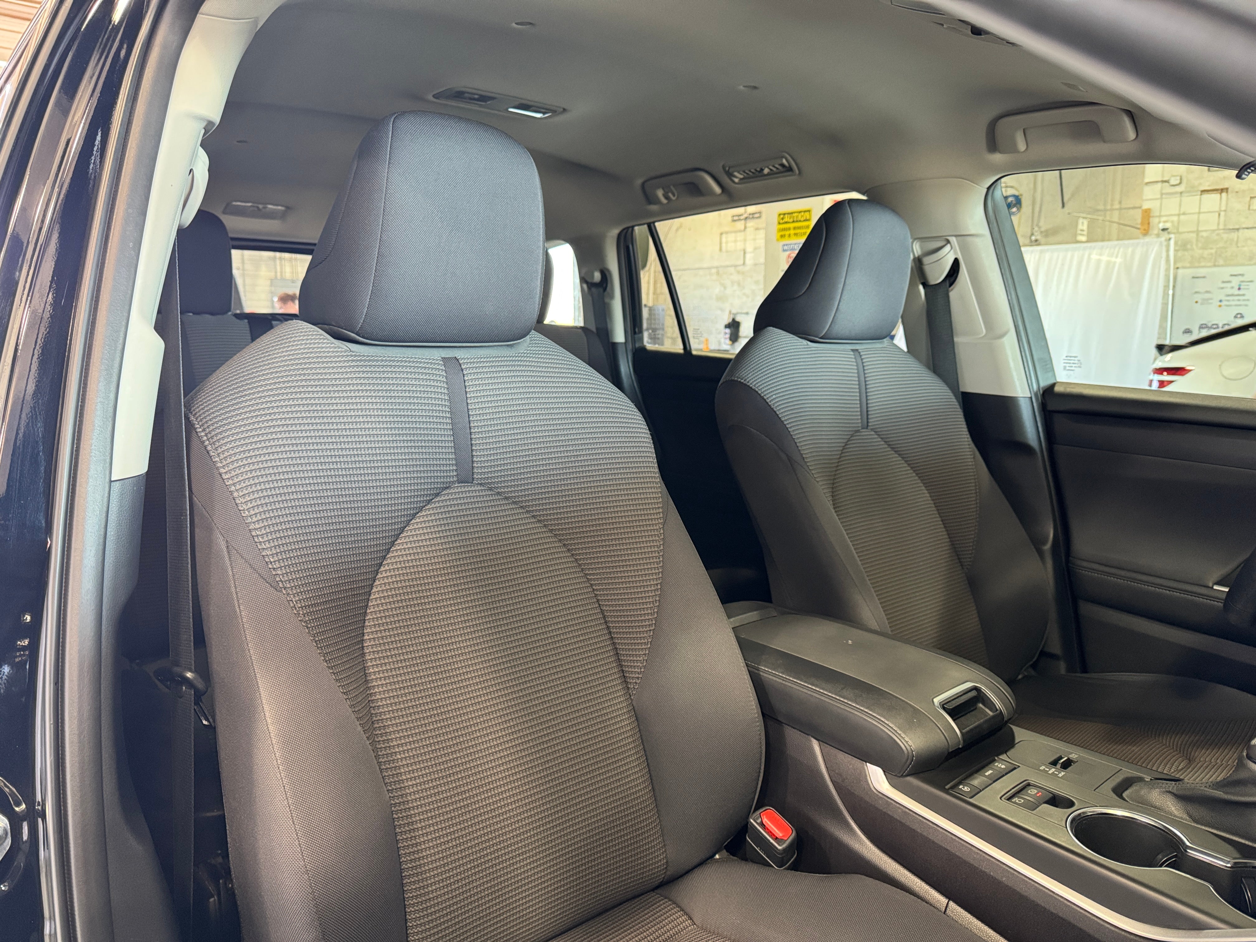 2021 Toyota Highlander LE 2