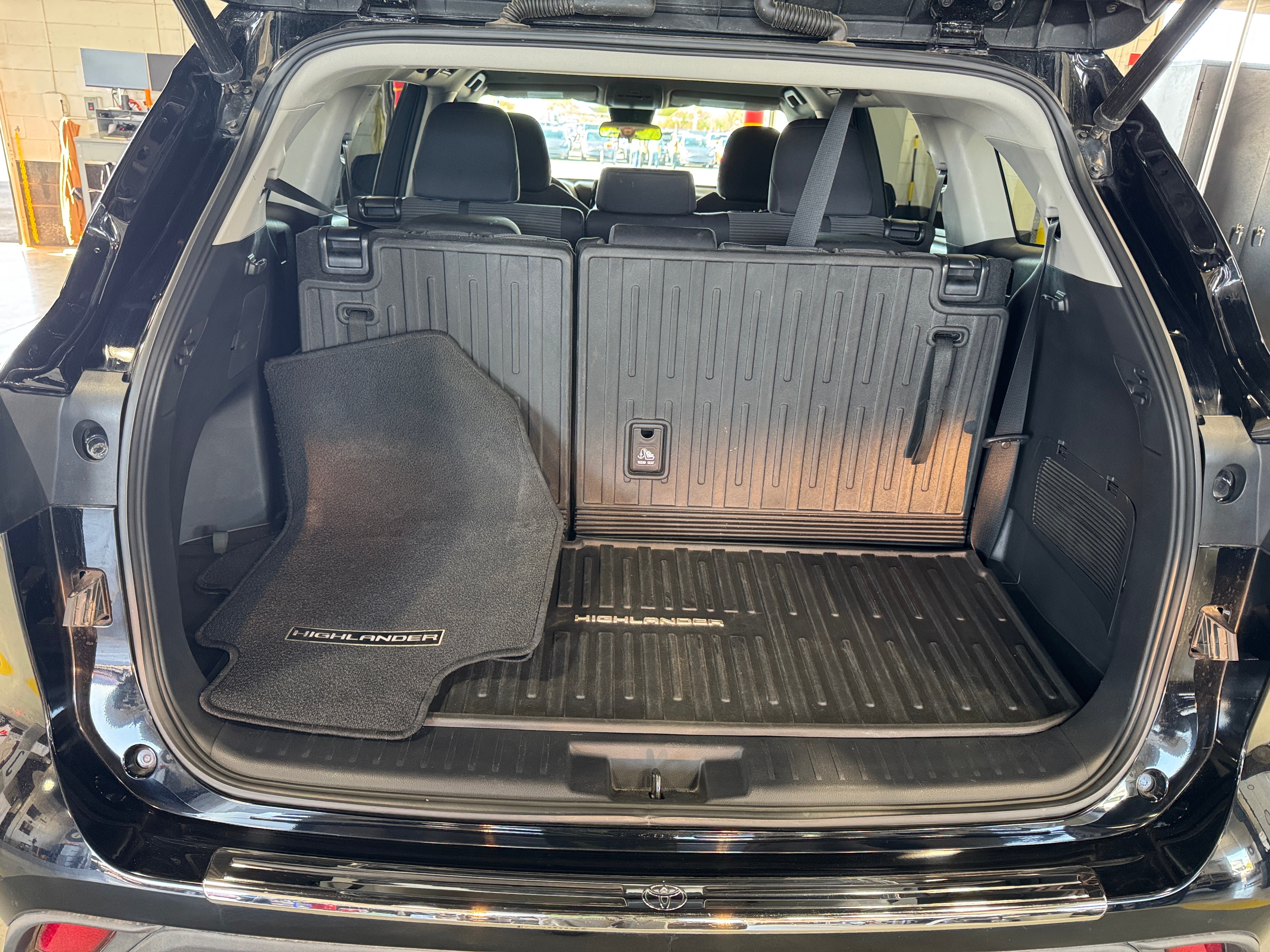 2021 Toyota Highlander LE 7