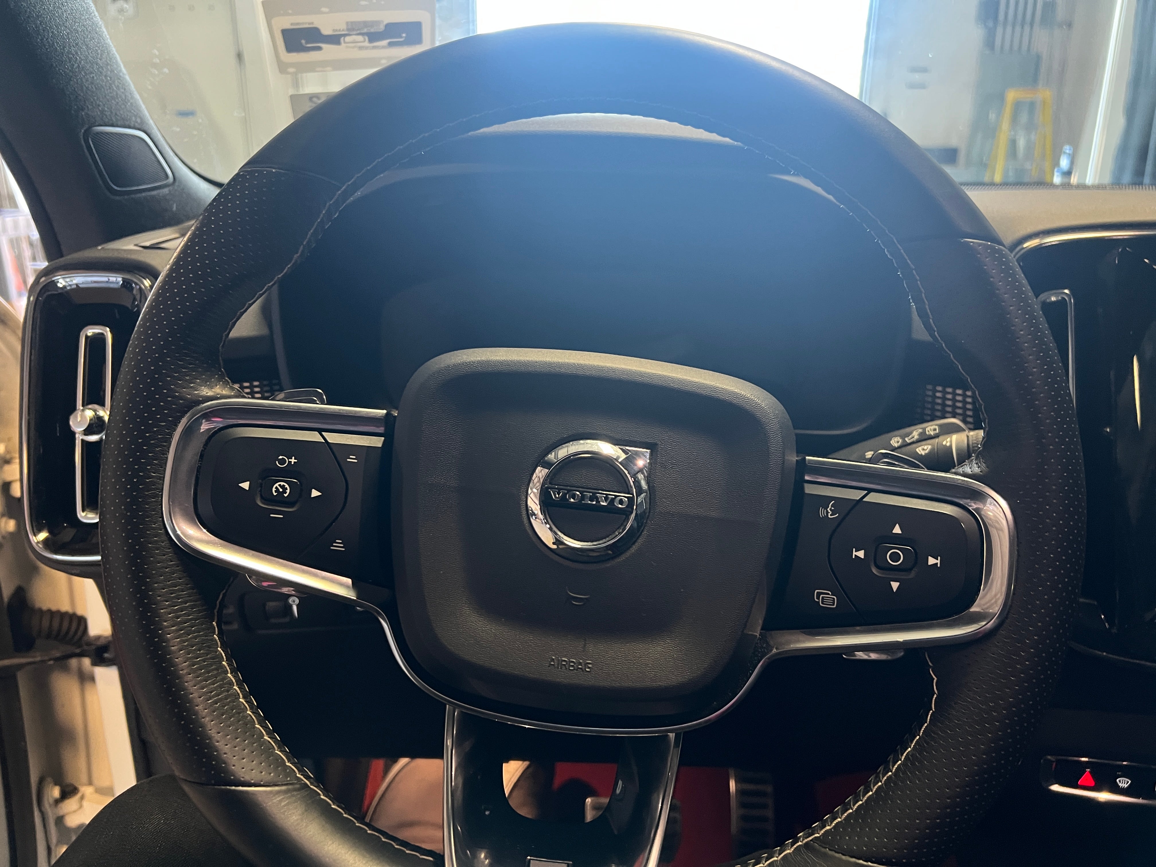 2019 Volvo XC40 T5 R-Design 4