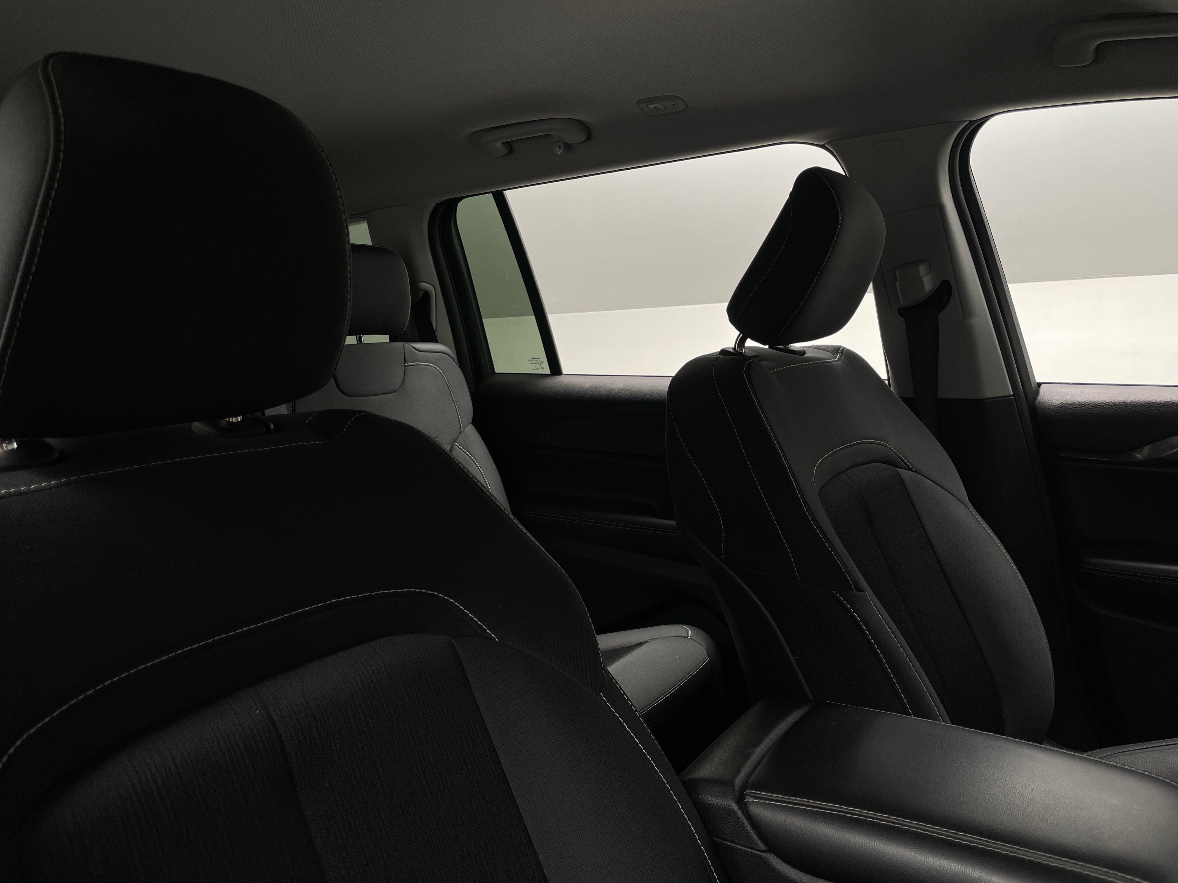 2021 Jeep Grand Cherokee L Laredo 2