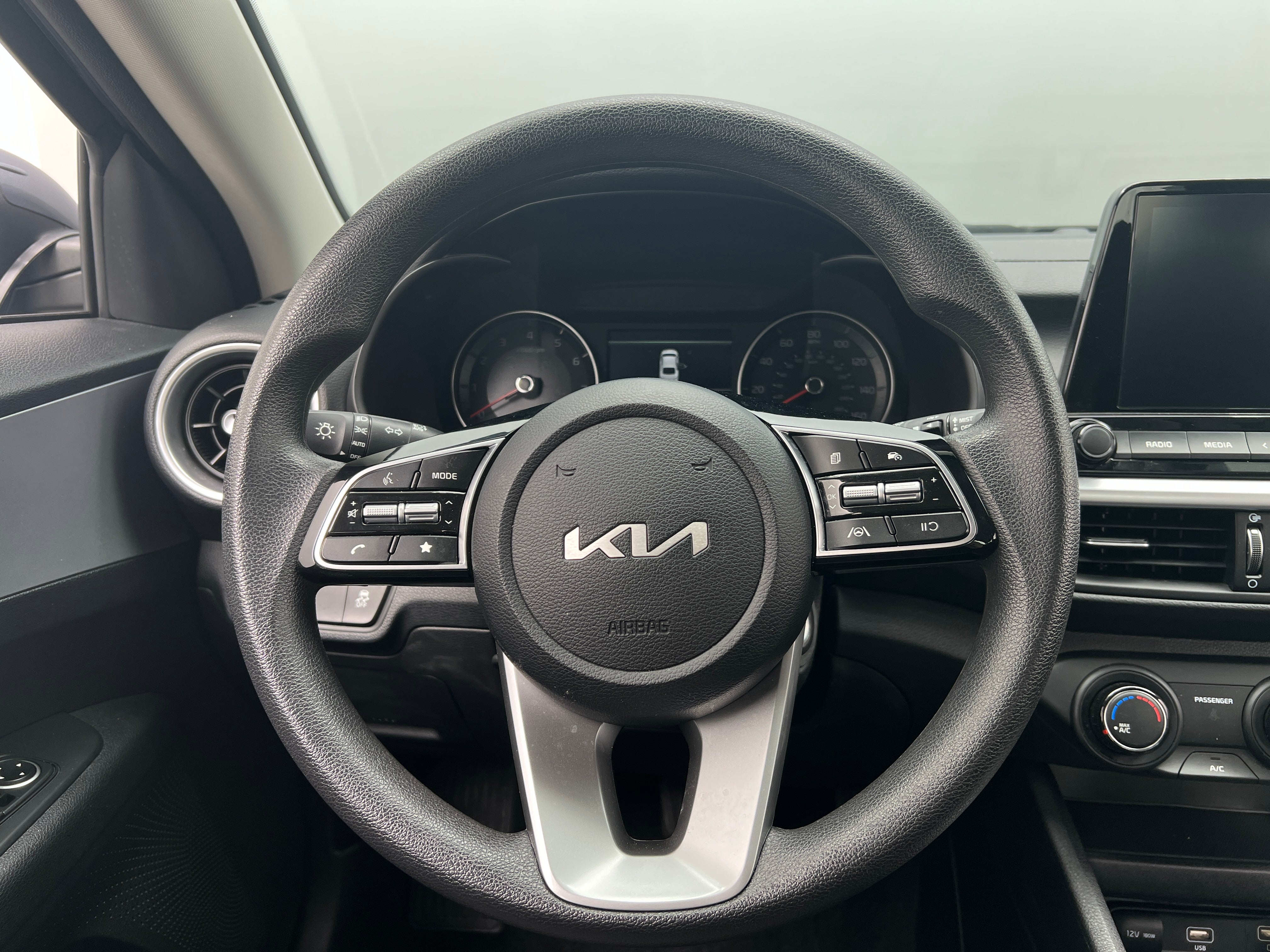 2024 Kia Forte LXS 5
