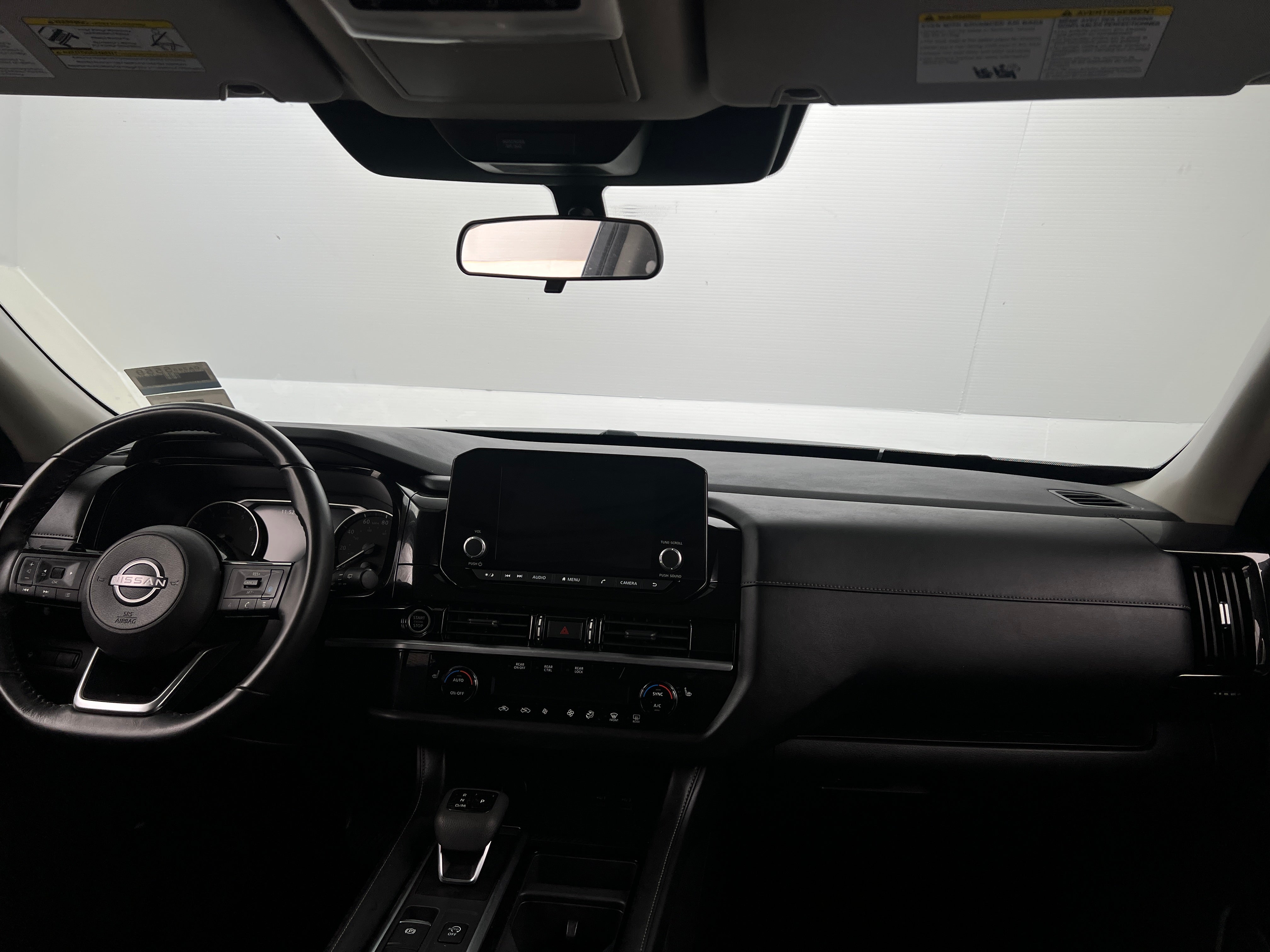 2023 Nissan Pathfinder SV 3