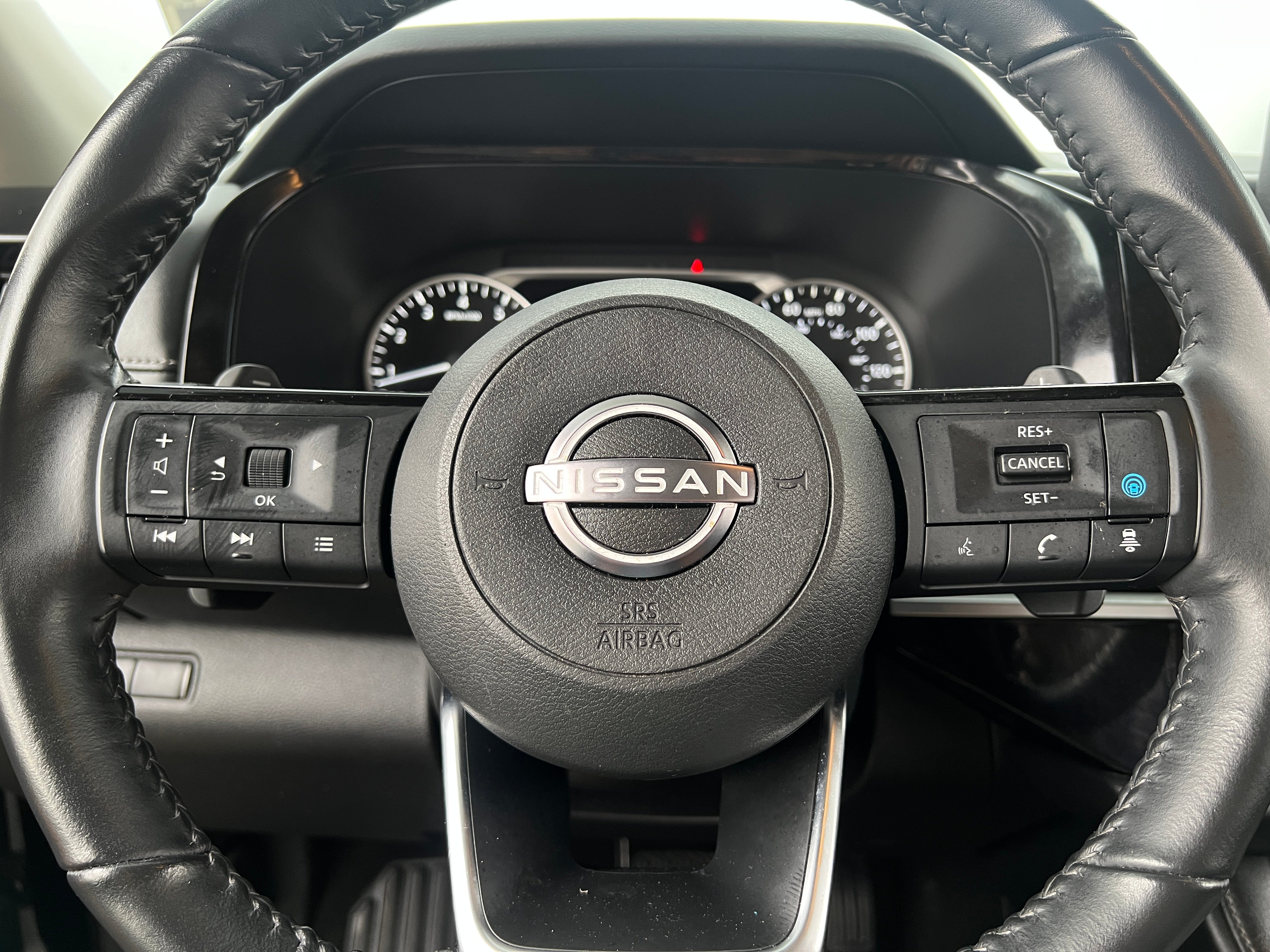 2023 Nissan Pathfinder SV 5
