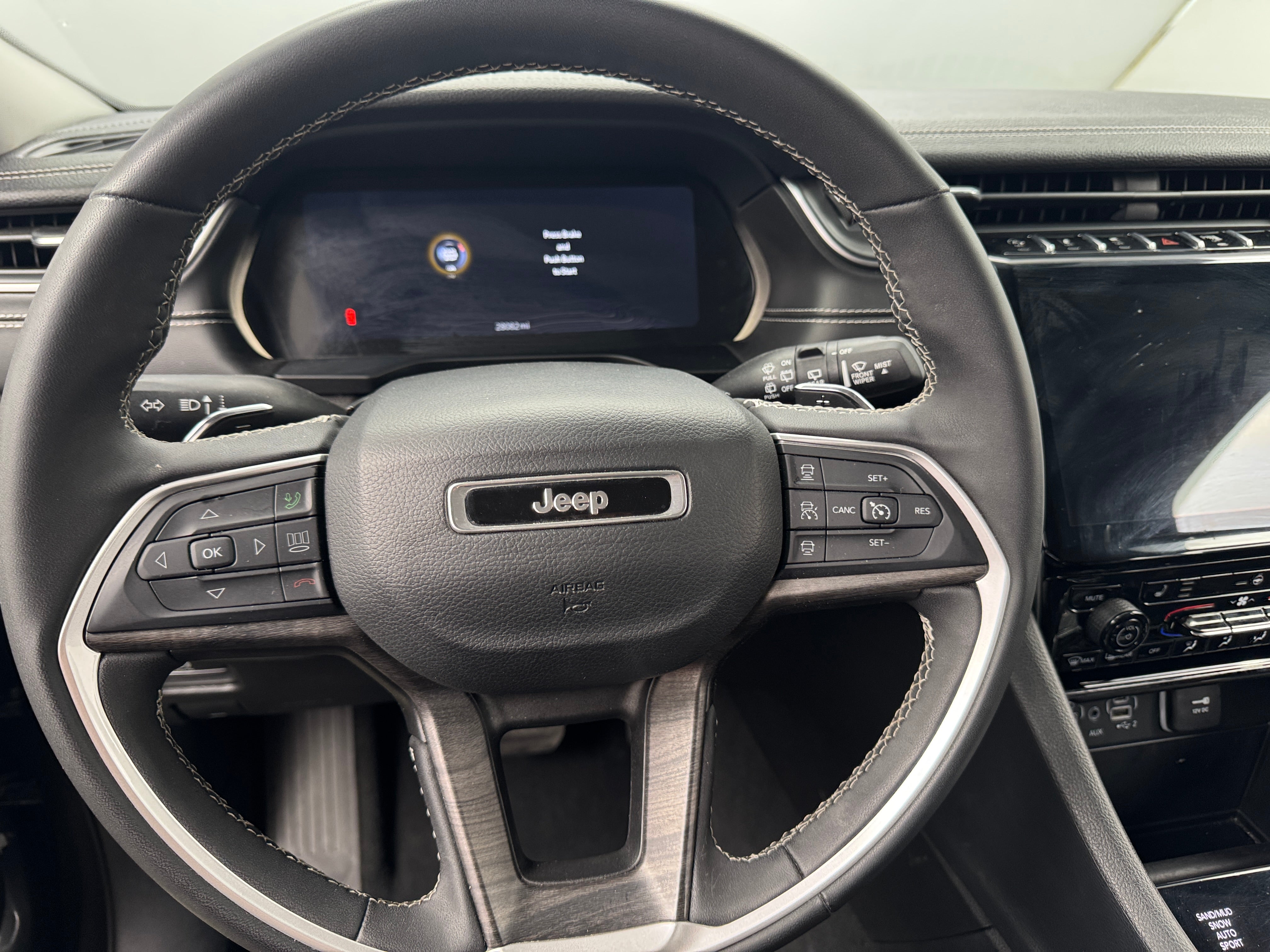 2023 Jeep Grand Cherokee L Limited Edition 4