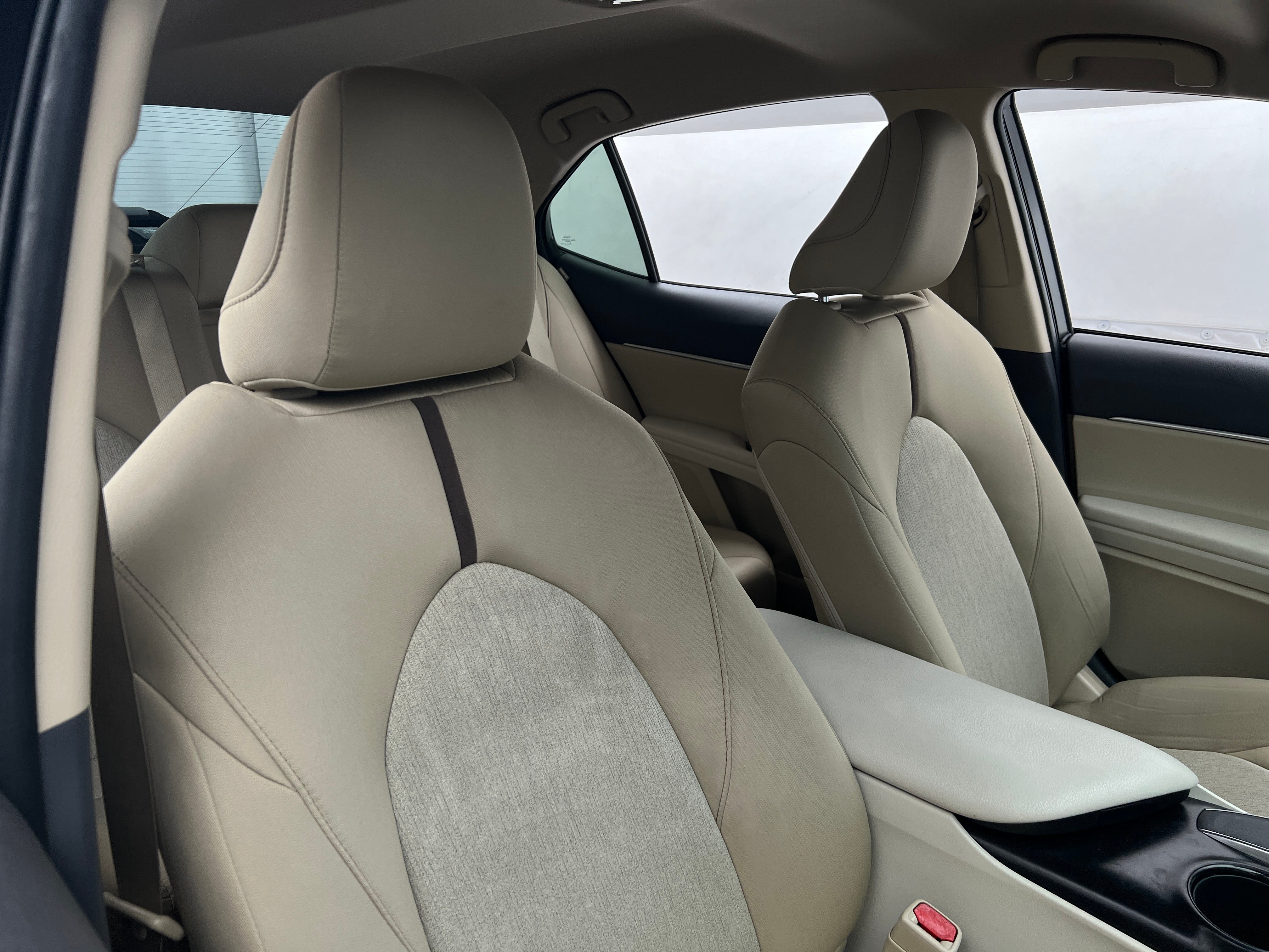 2018 Toyota Camry LE 2