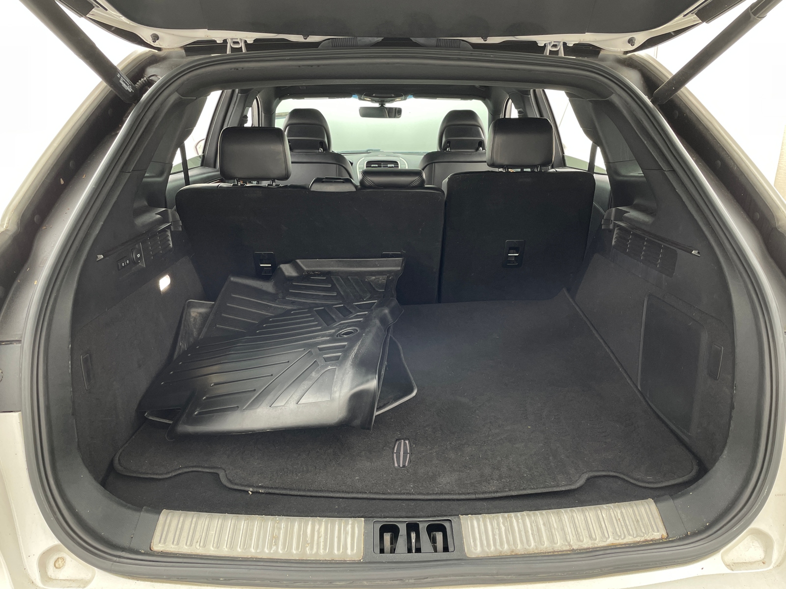 Thumbnail: 2019 Lincoln Nautilus - 6