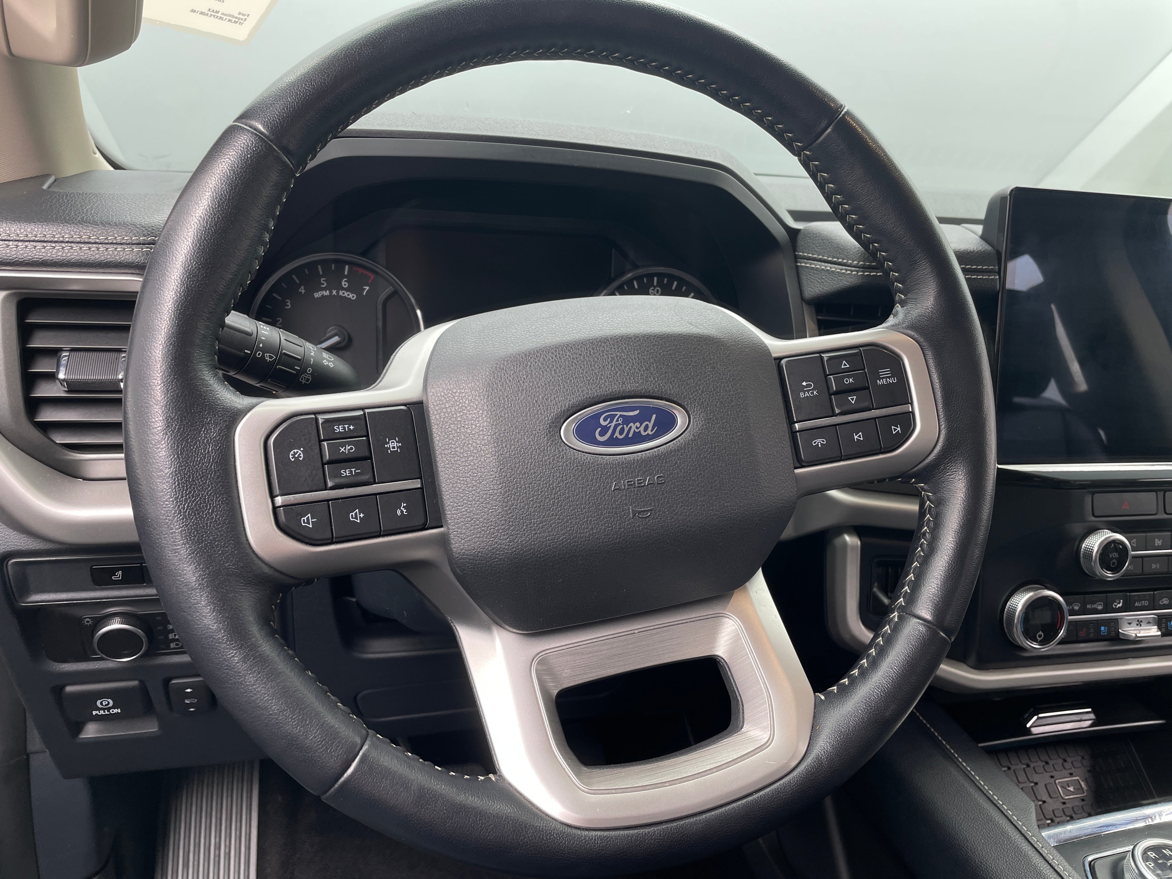 2023 Ford Expedition MAX XLT 4
