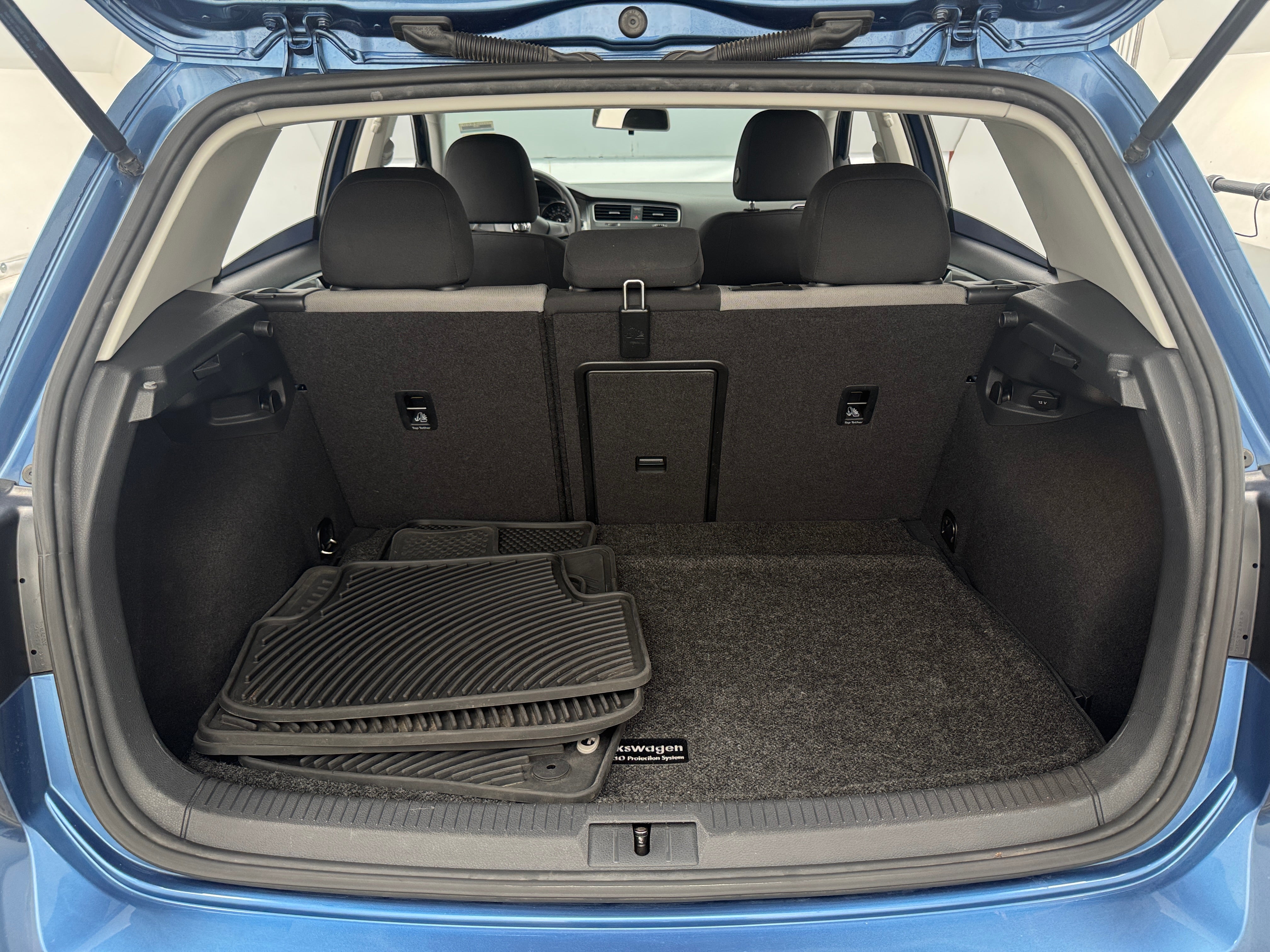 Thumbnail: 2016 Volkswagen e-Golf - 7
