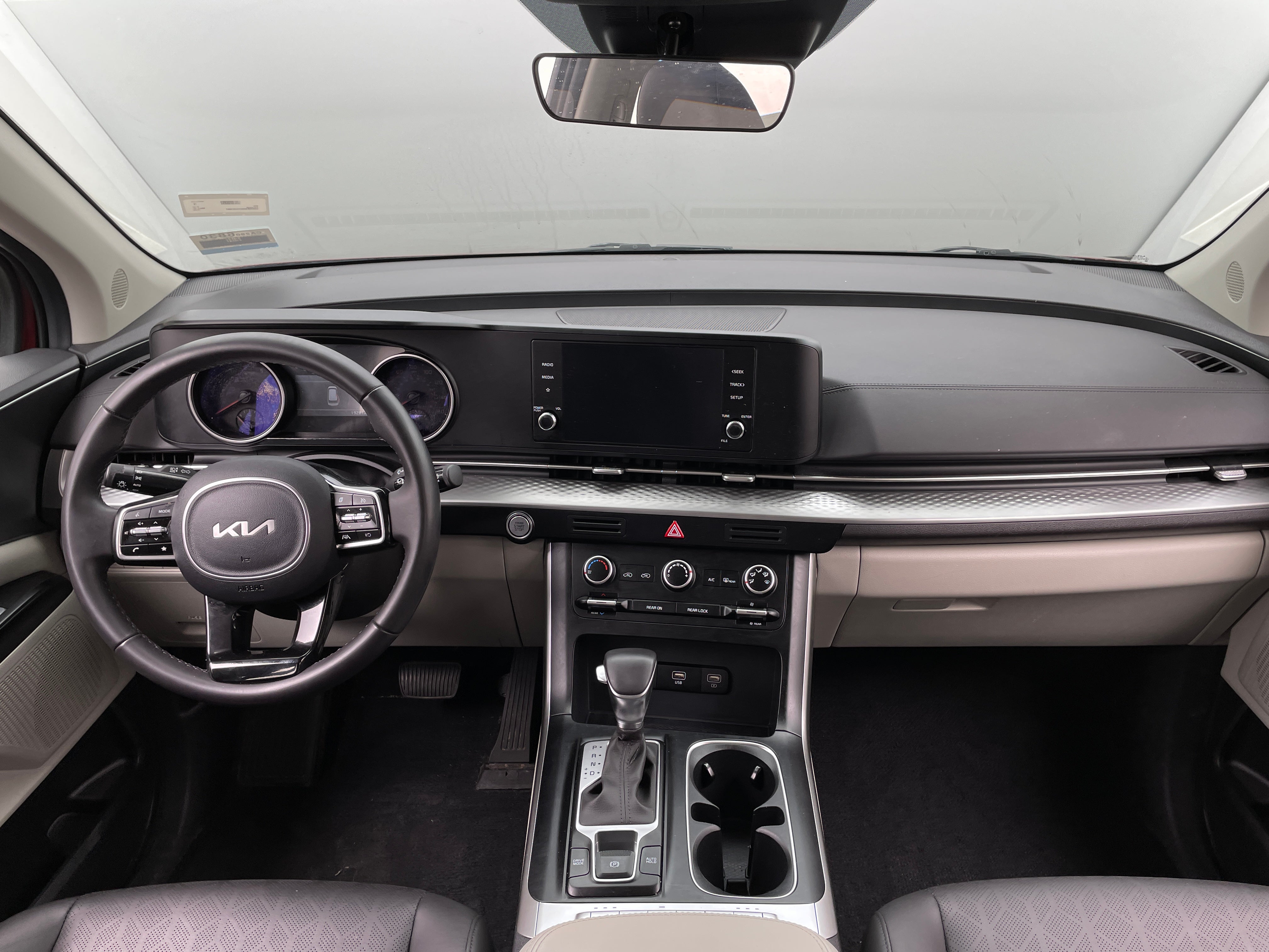 2024 Kia Carnival LX 2