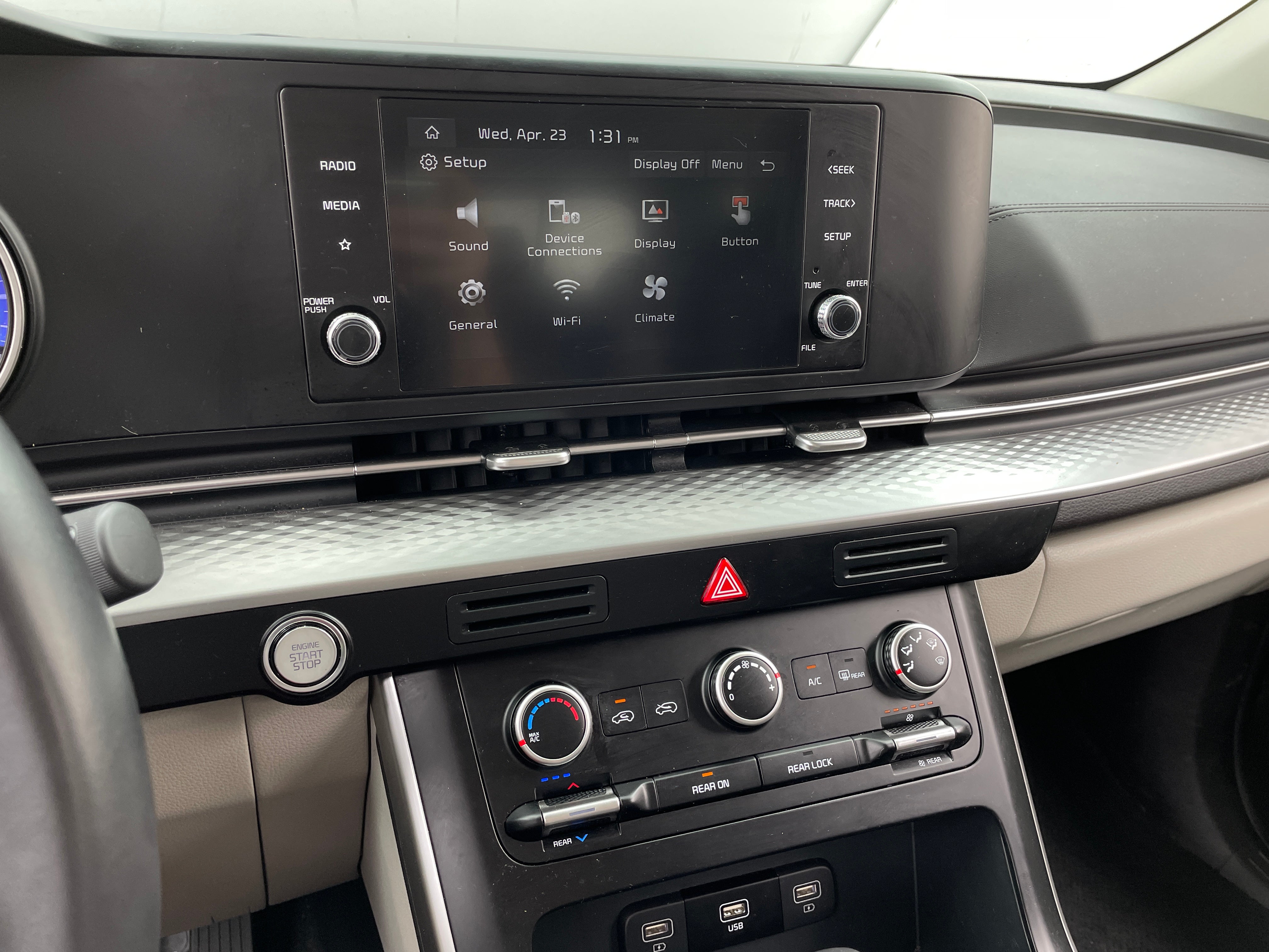 2024 Kia Carnival LX 3