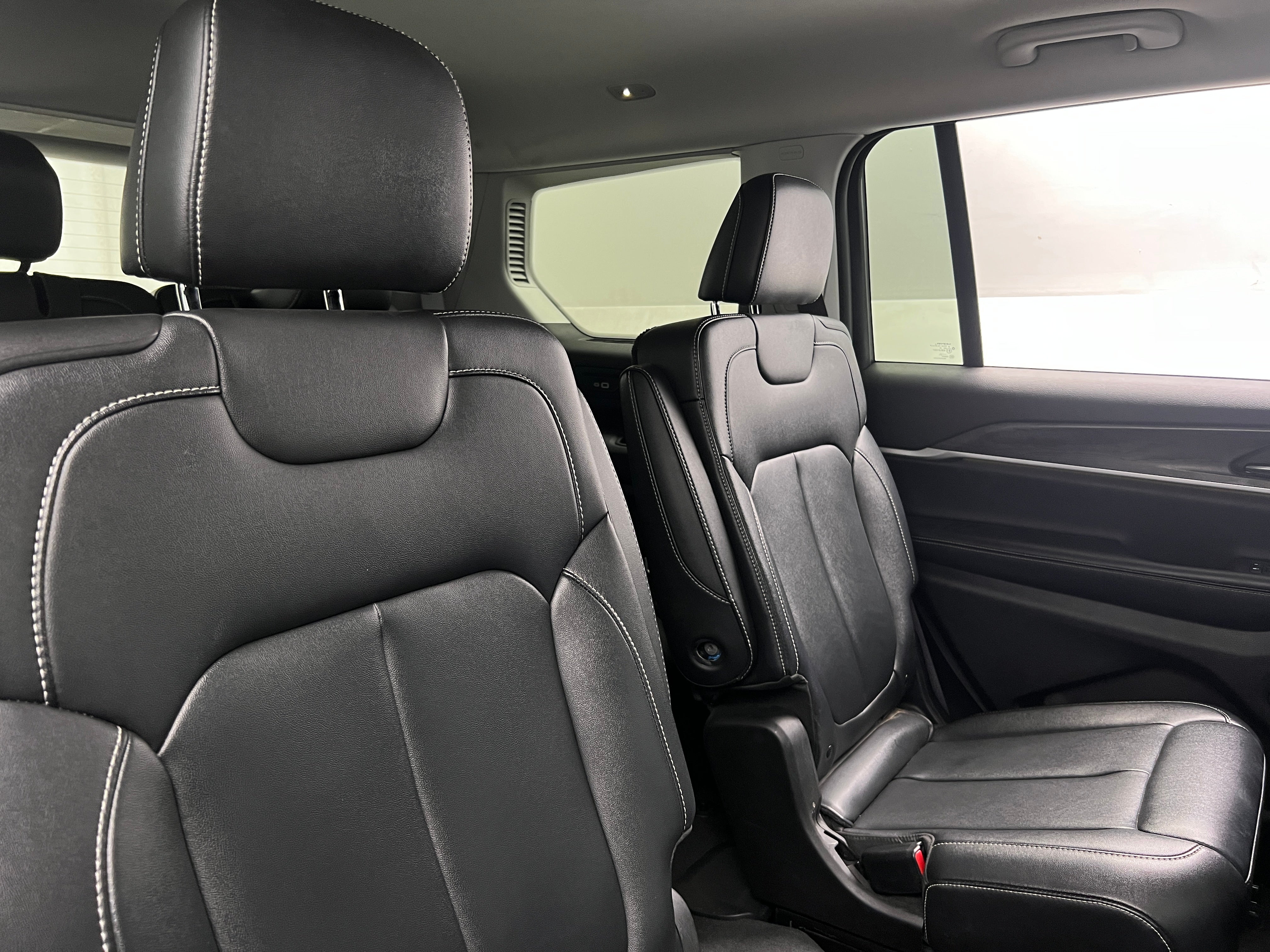 2023 Jeep Grand Cherokee L Limited Edition 5