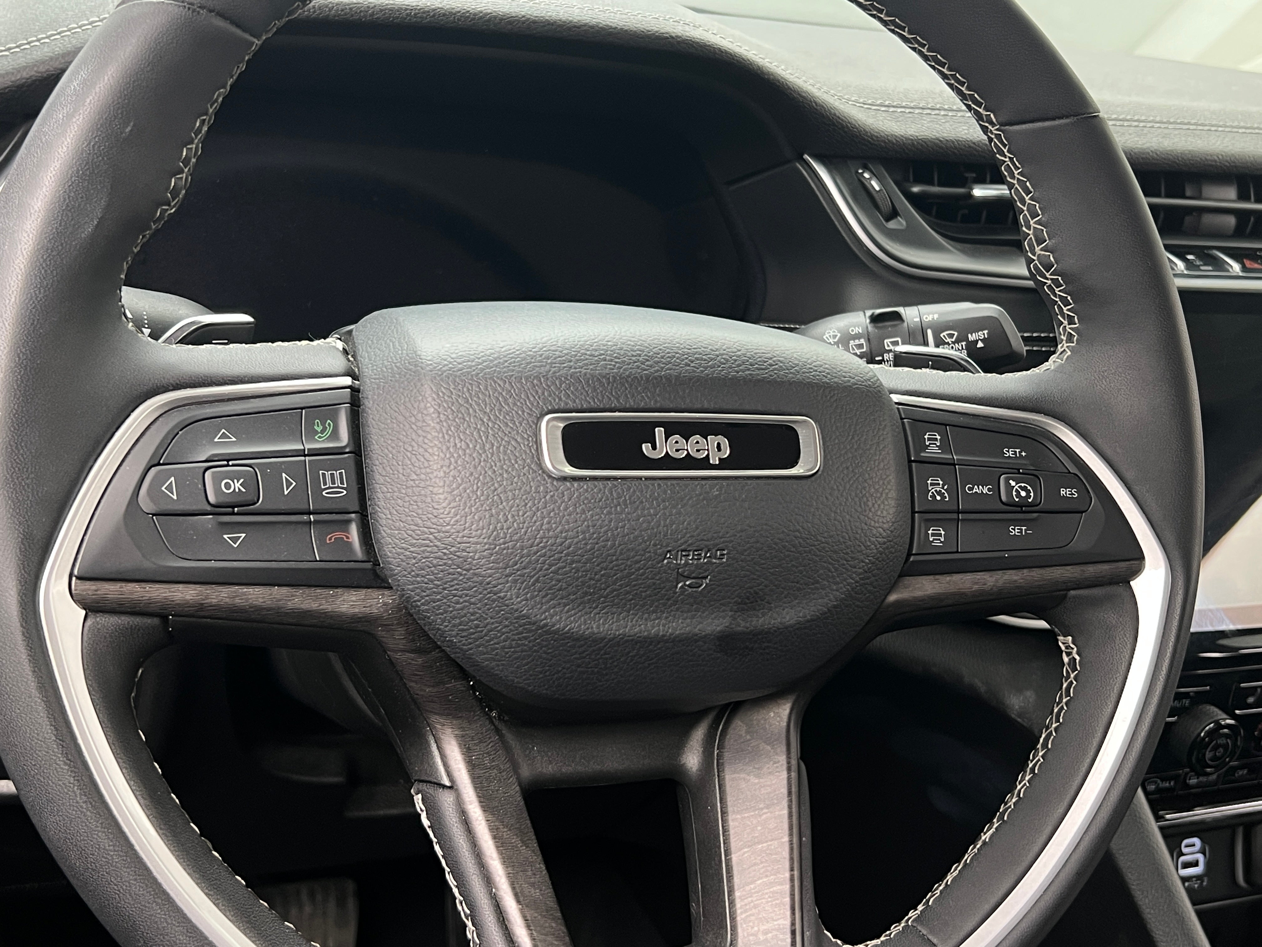 2023 Jeep Grand Cherokee L Limited Edition 4