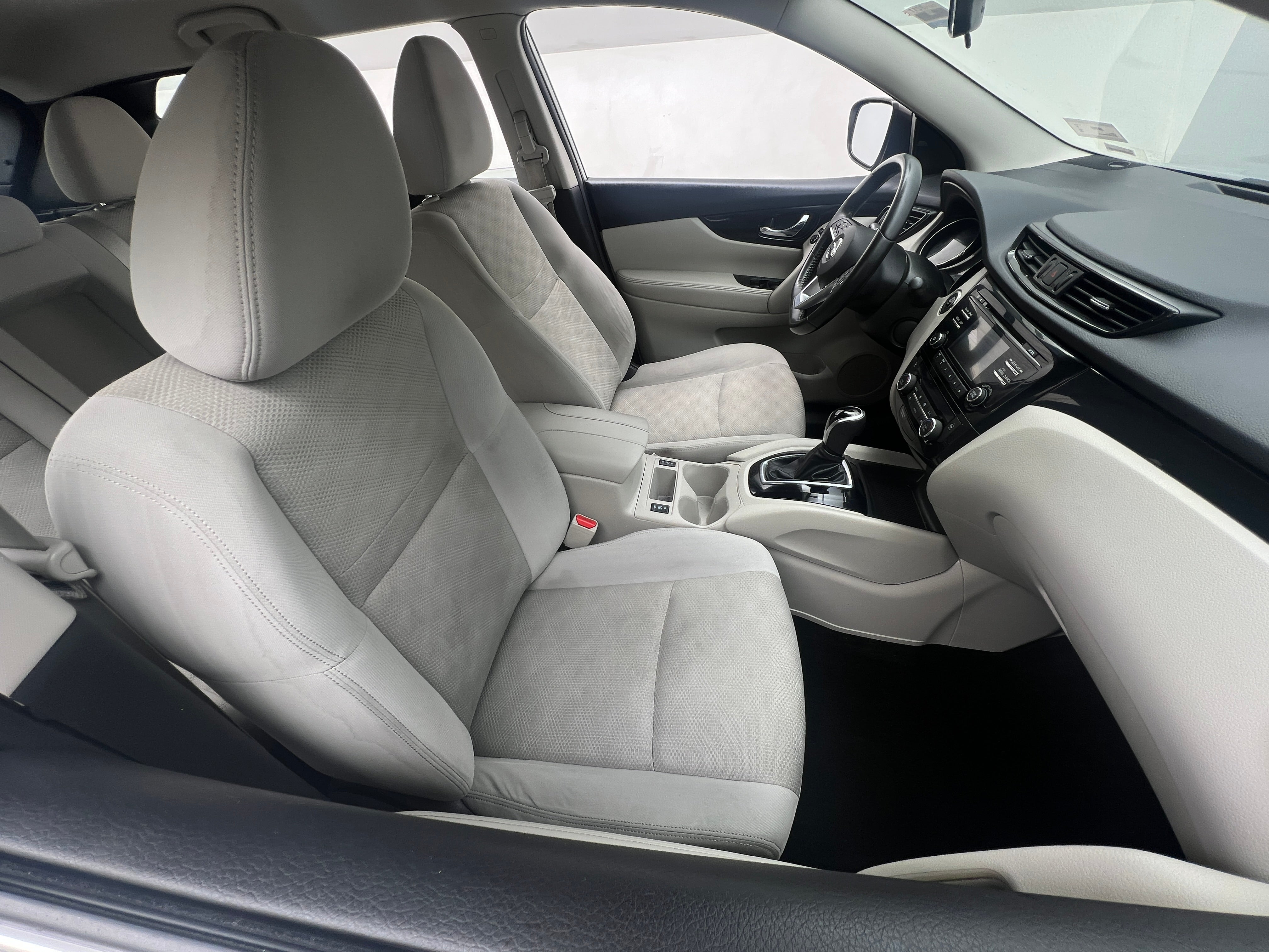 2018 Nissan Rogue Sport SV 2