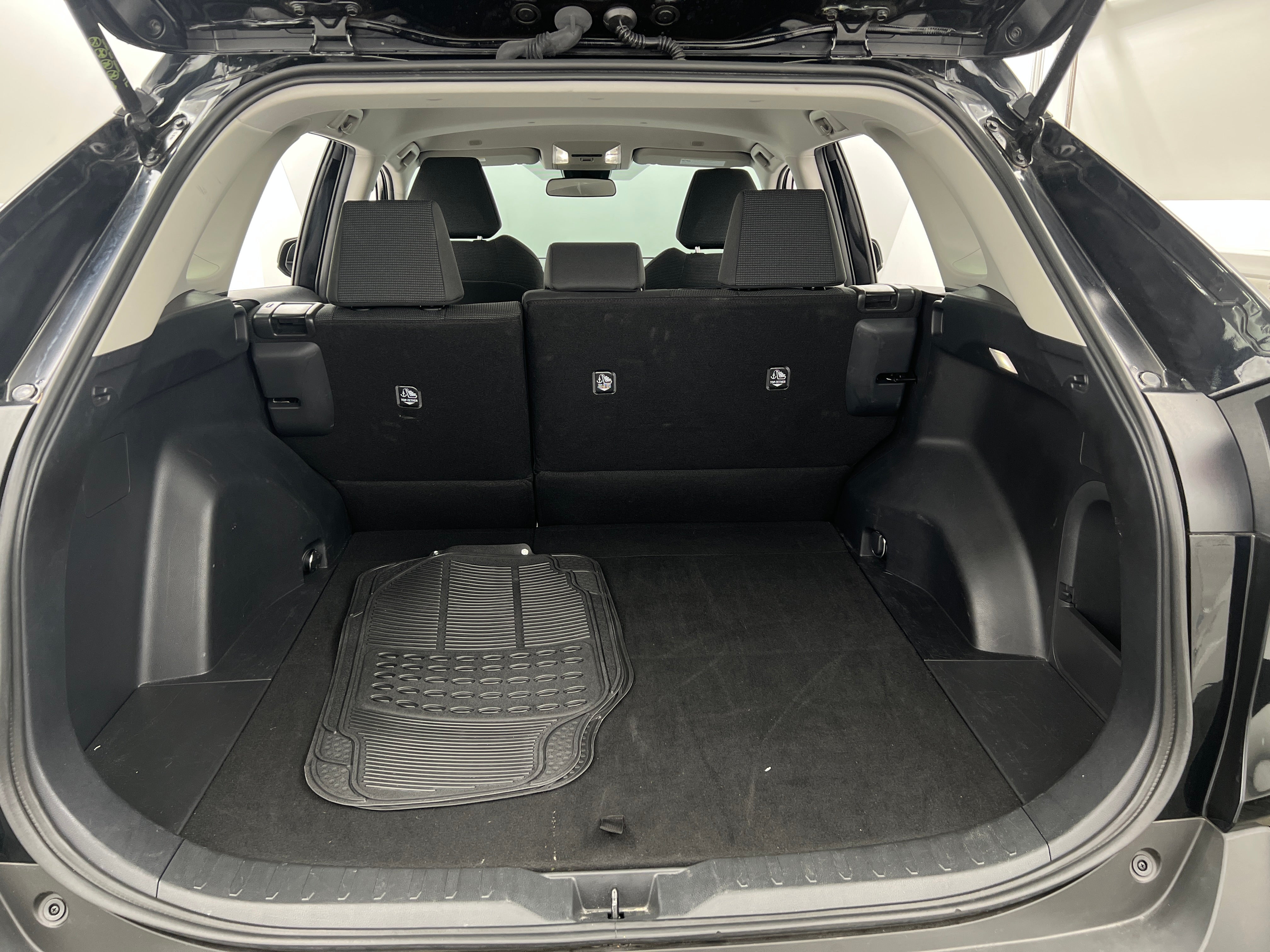 2024 Toyota RAV4 LE 7