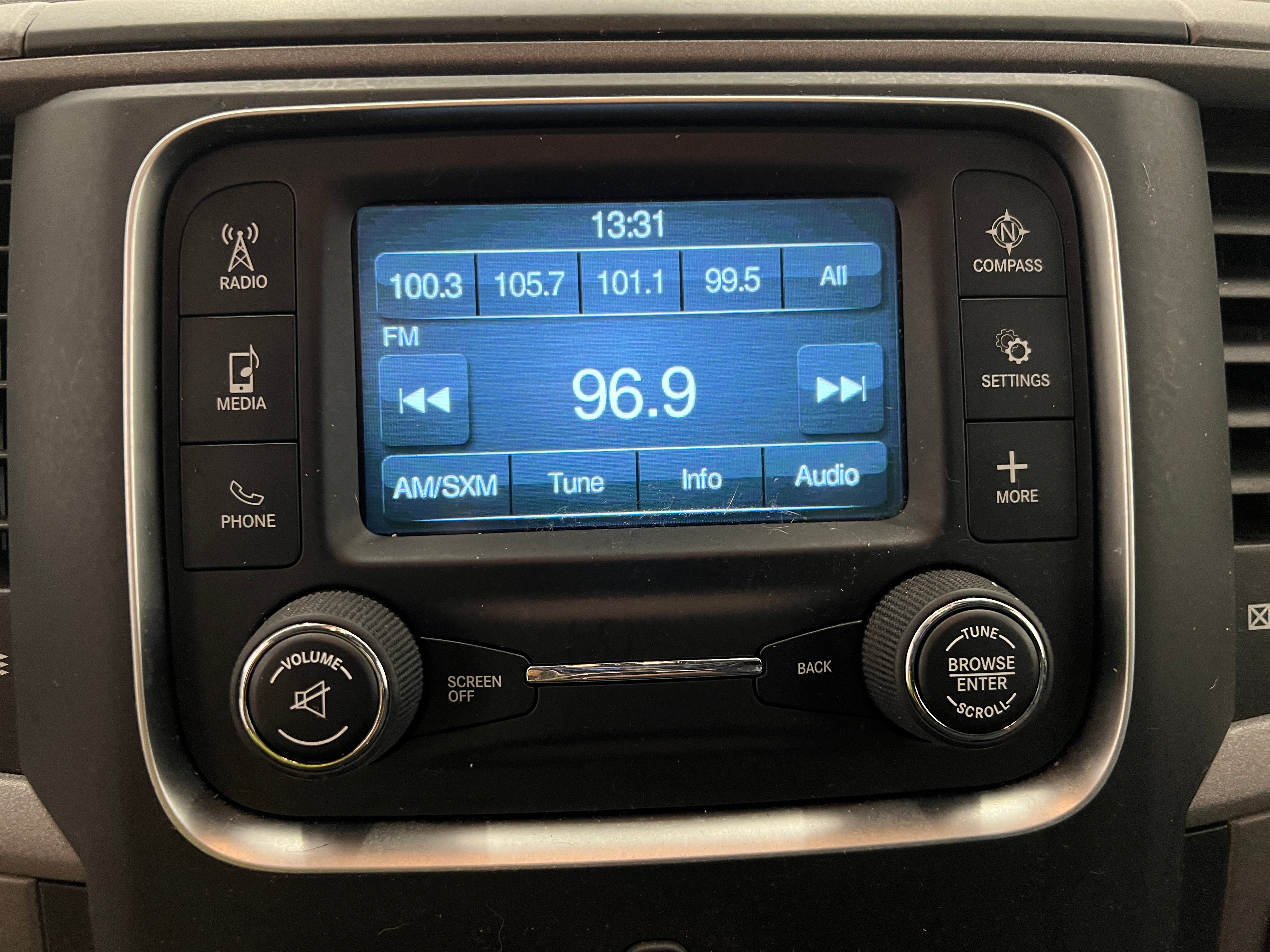 2019 RAM 1500 Classic Express 4