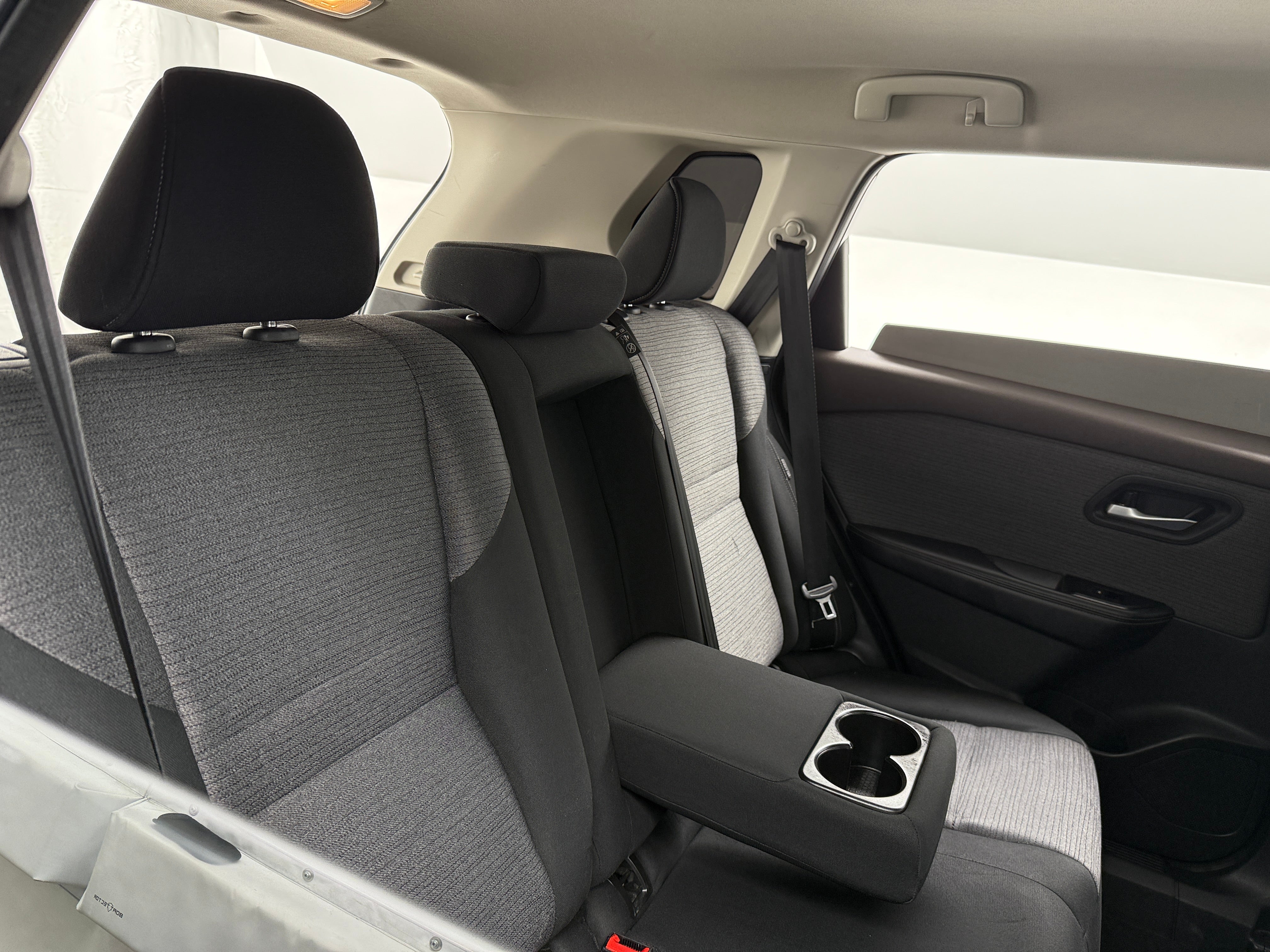 2021 Nissan Rogue SV 6