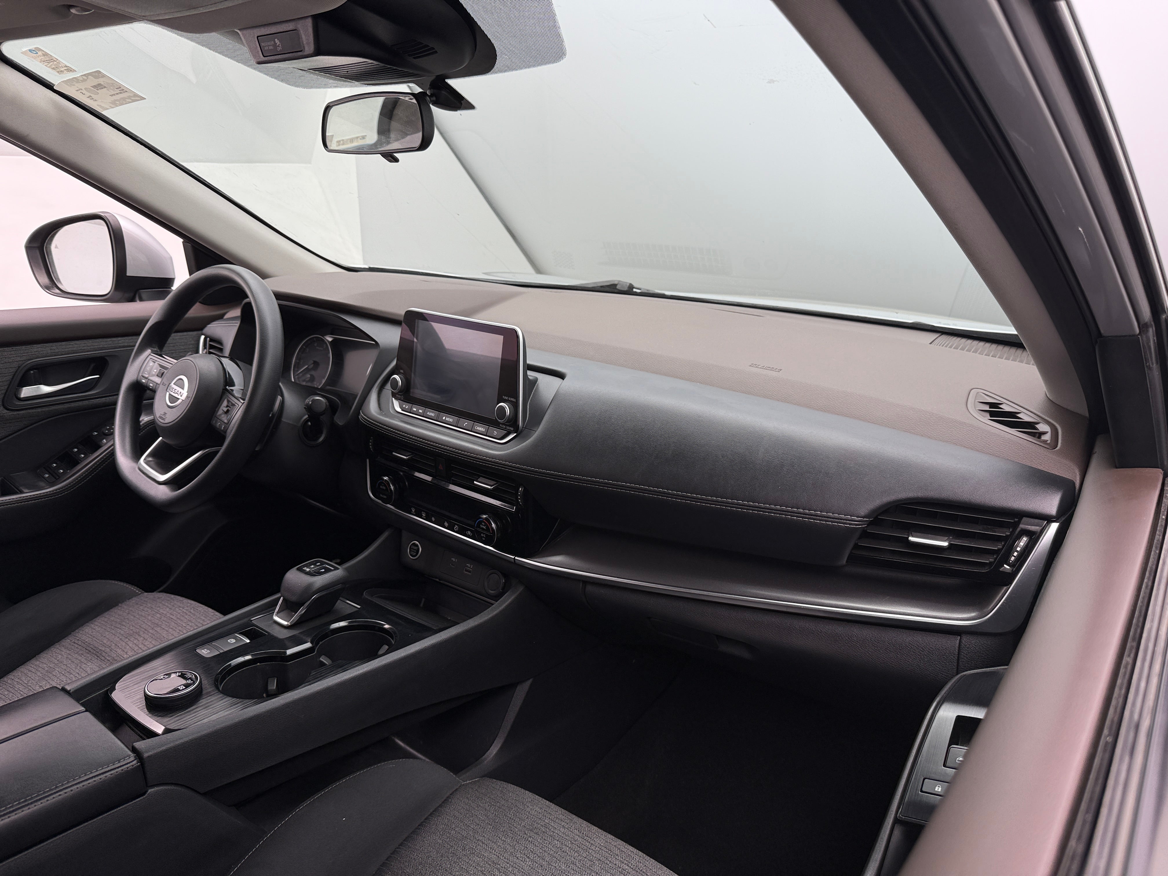 2021 Nissan Rogue SV 3