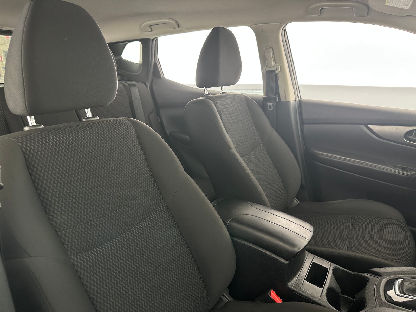 Thumbnail: 2021 Nissan Rogue Sport - 2