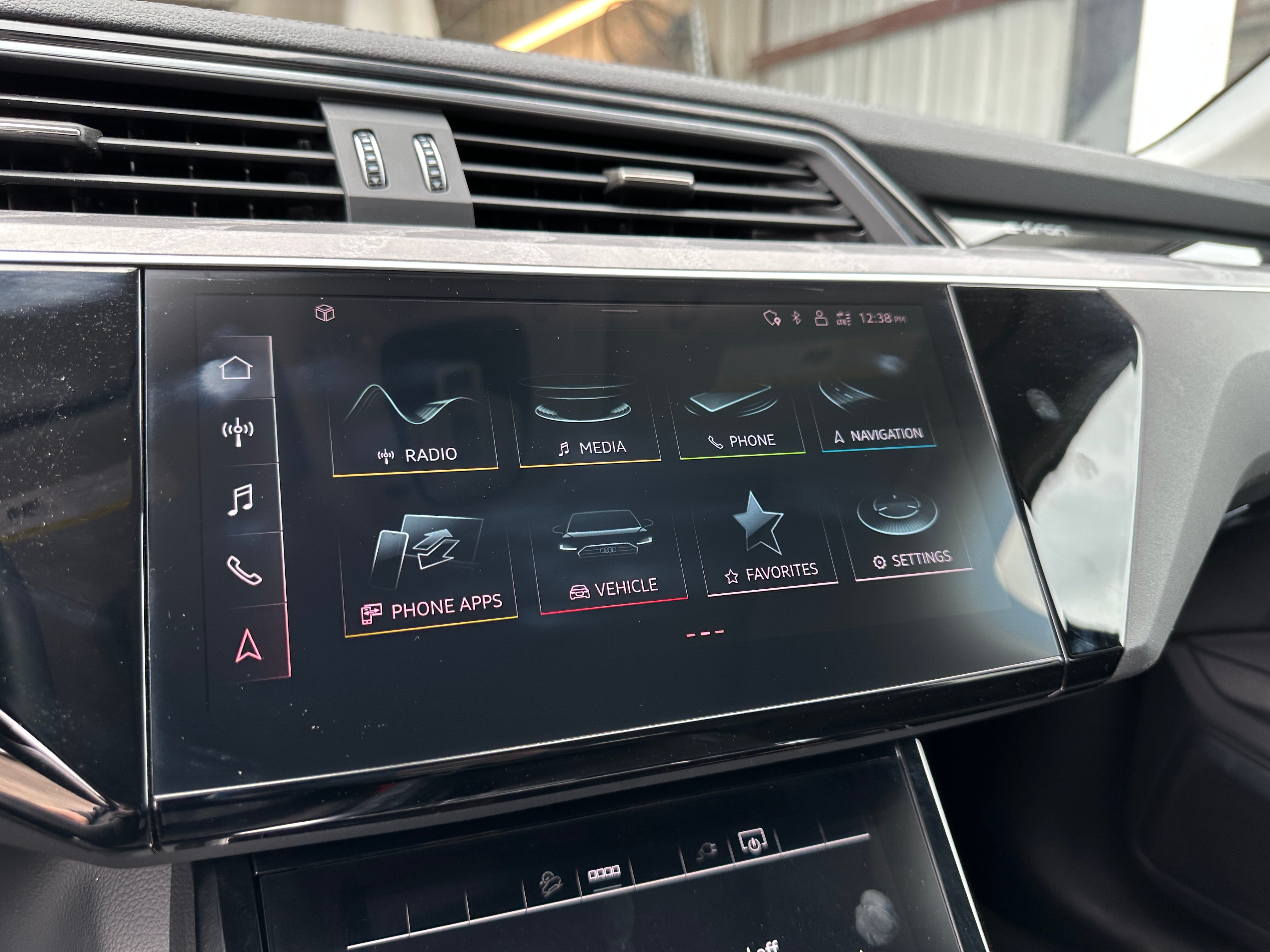 2022 Audi e-tron Premium Plus 3