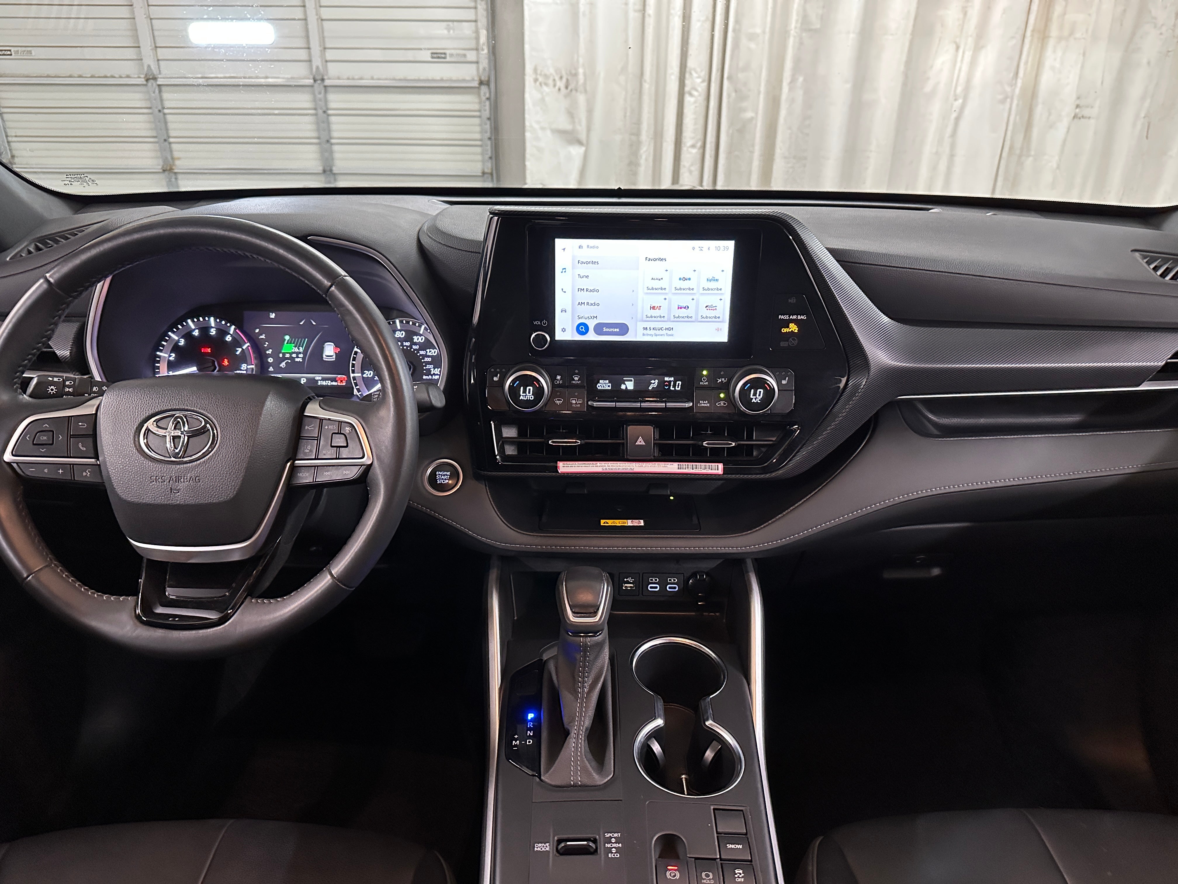 2024 Toyota Highlander XSE 2