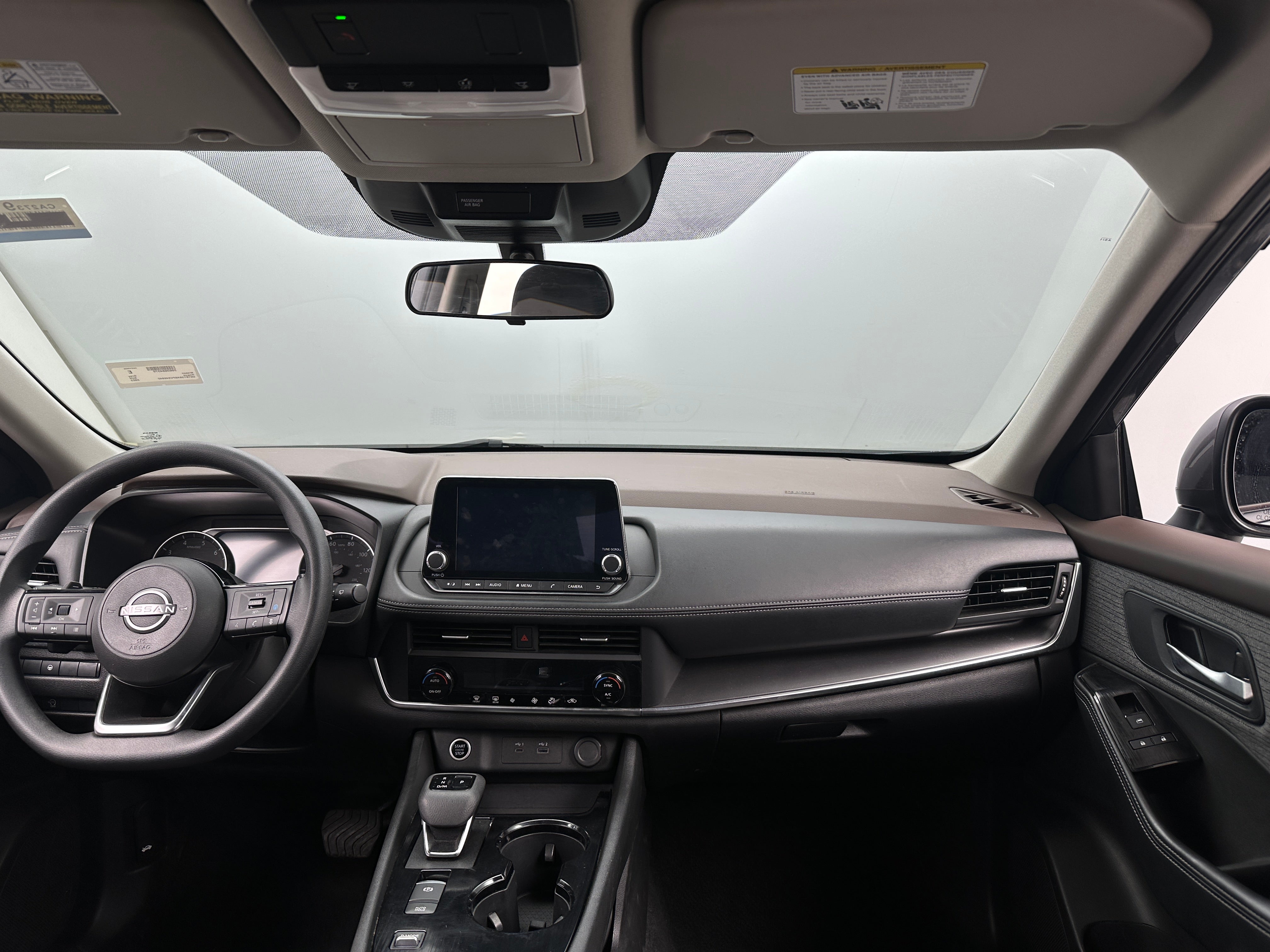 2023 Nissan Rogue SV 3