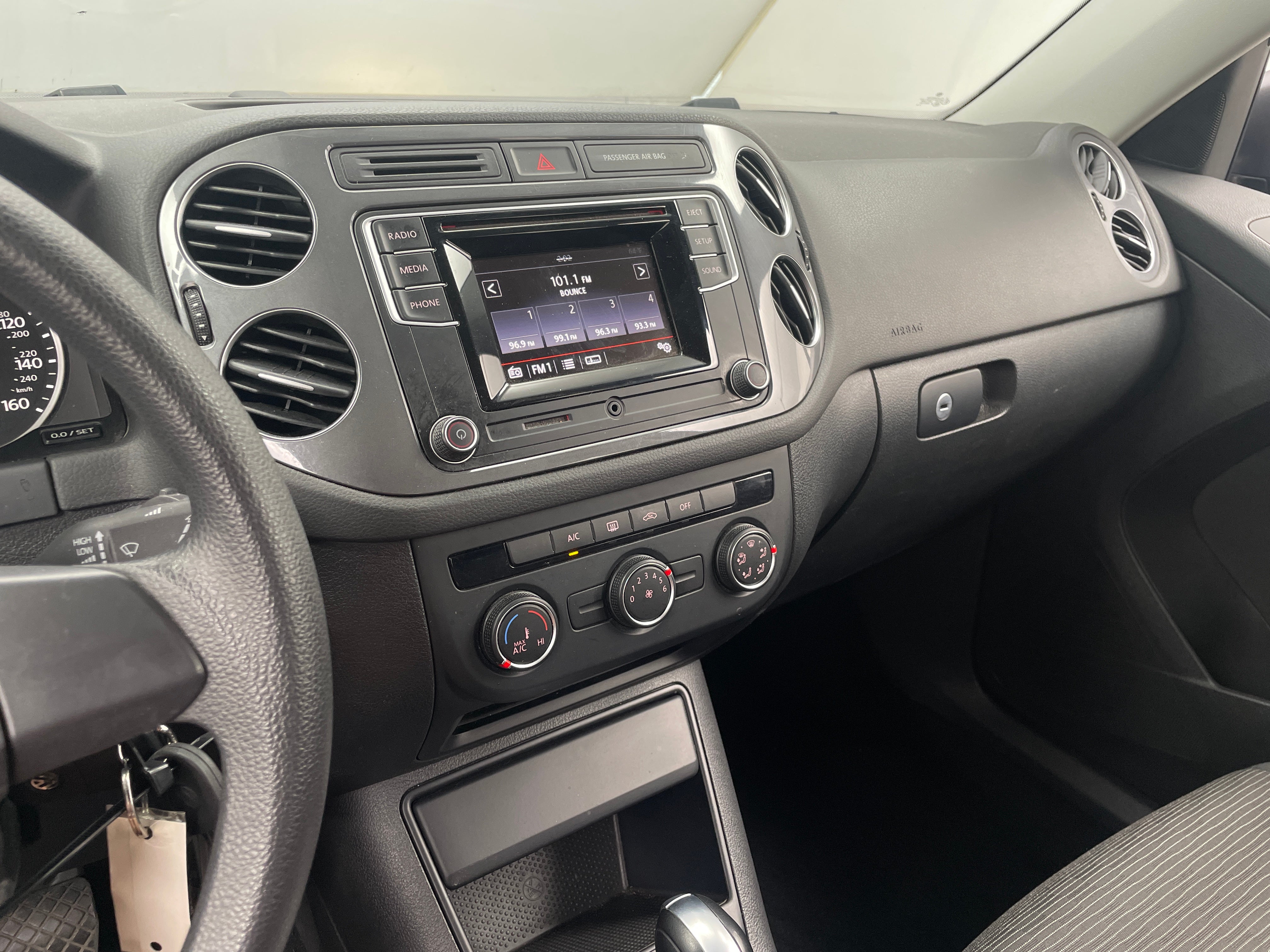 2017 Volkswagen Tiguan Limited 4