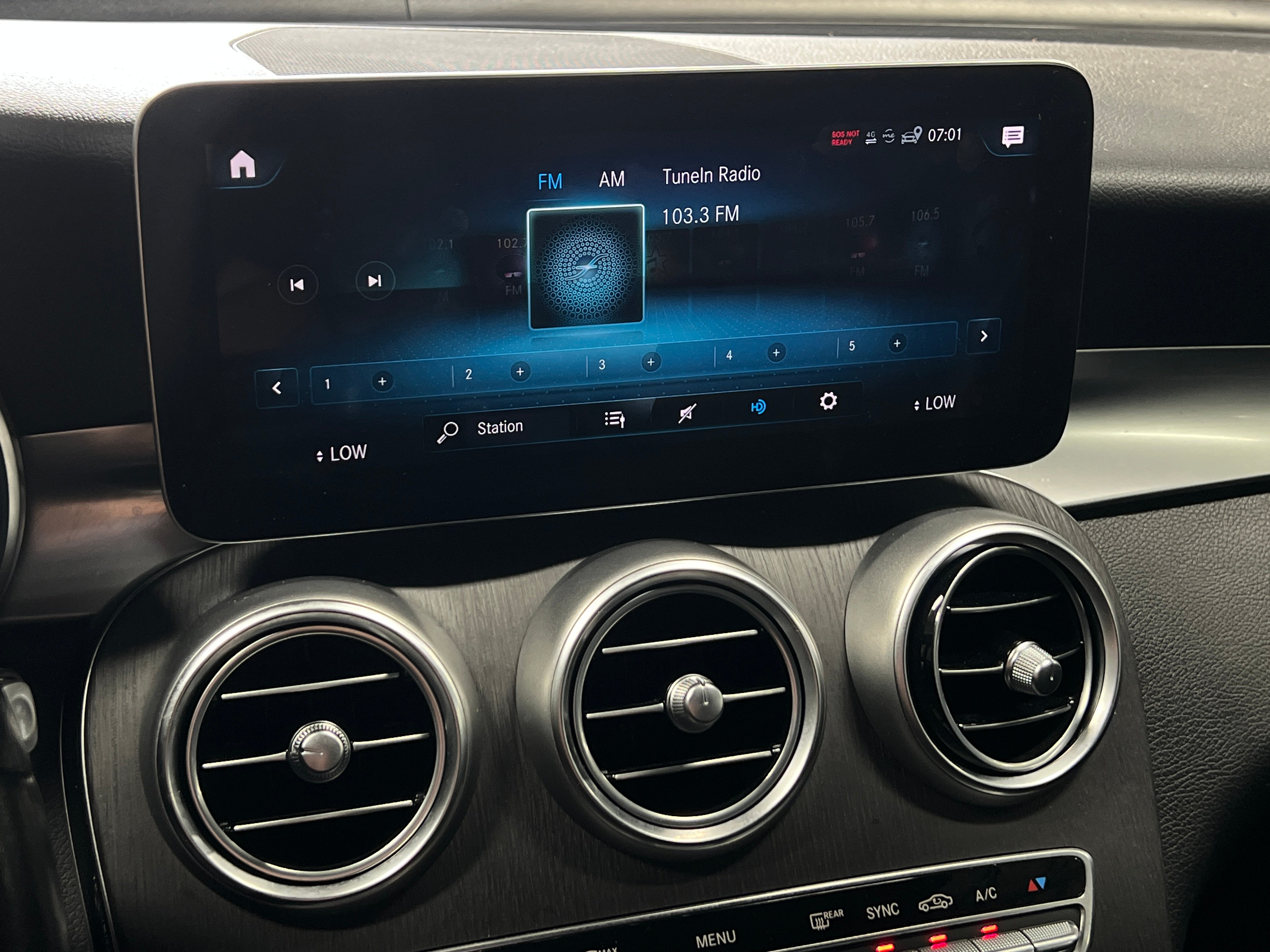 2021 Mercedes-Benz GLC 300 3