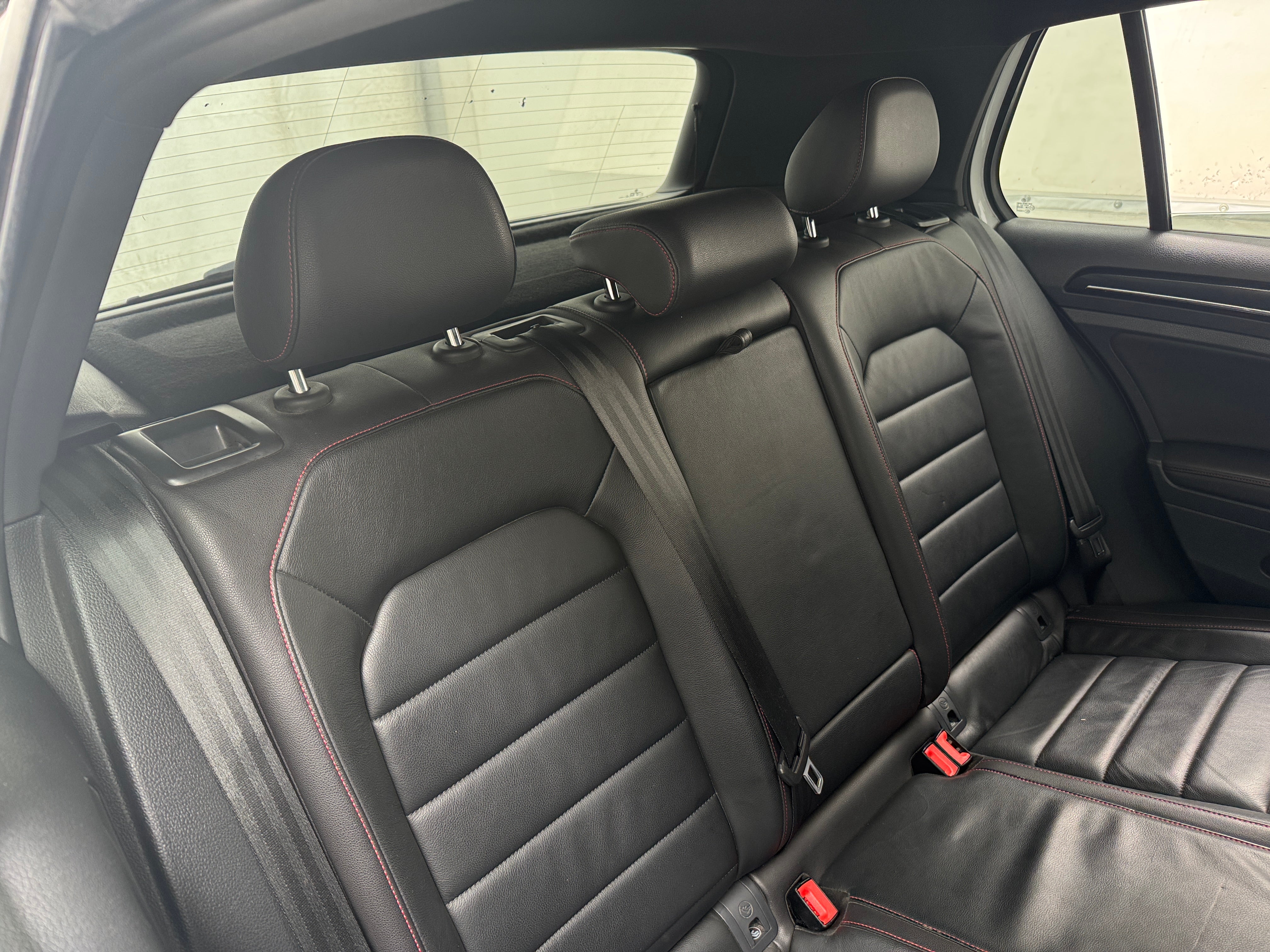 2015 Volkswagen Golf GTI Autobahn 6