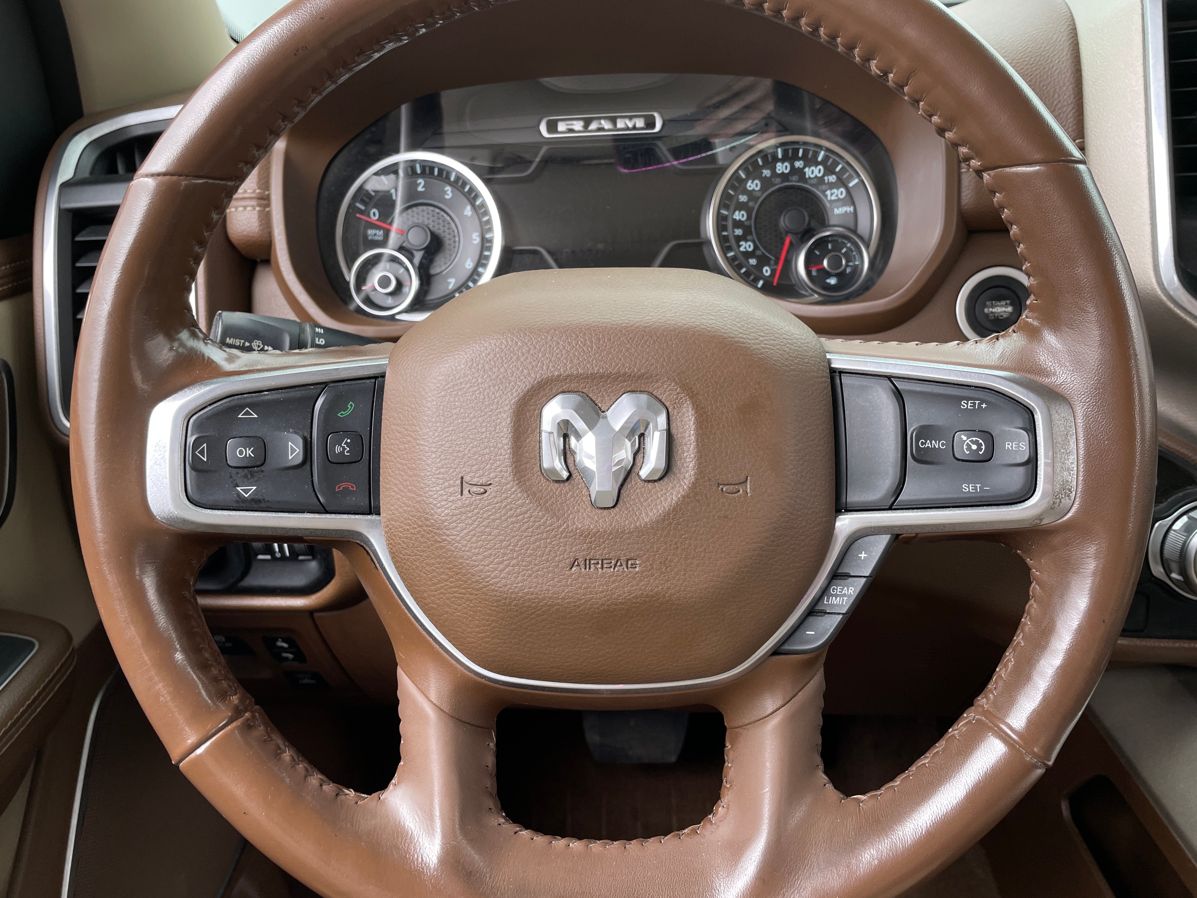 2020 RAM 1500 Laramie 4