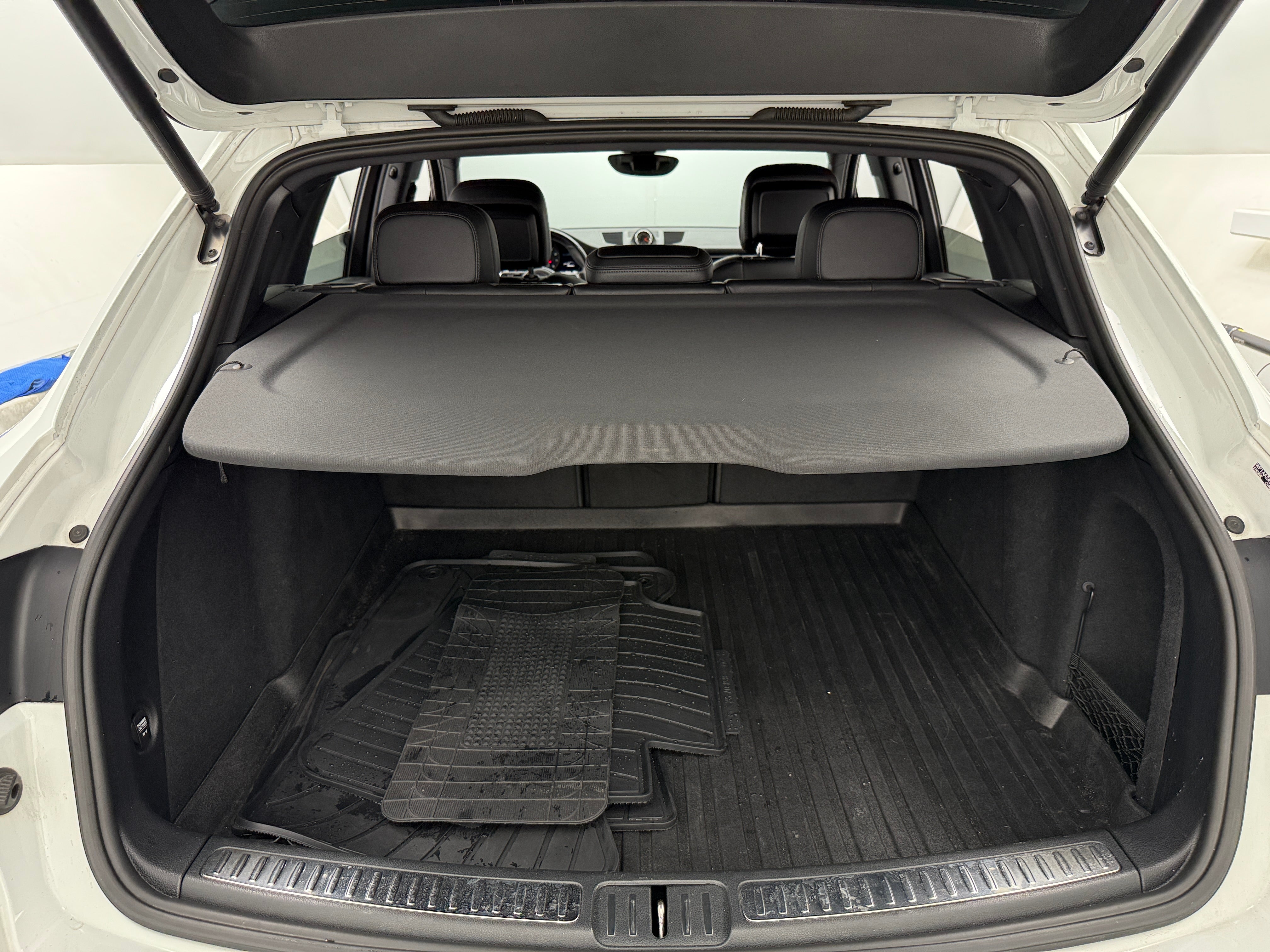 2017 Porsche Macan Base 6