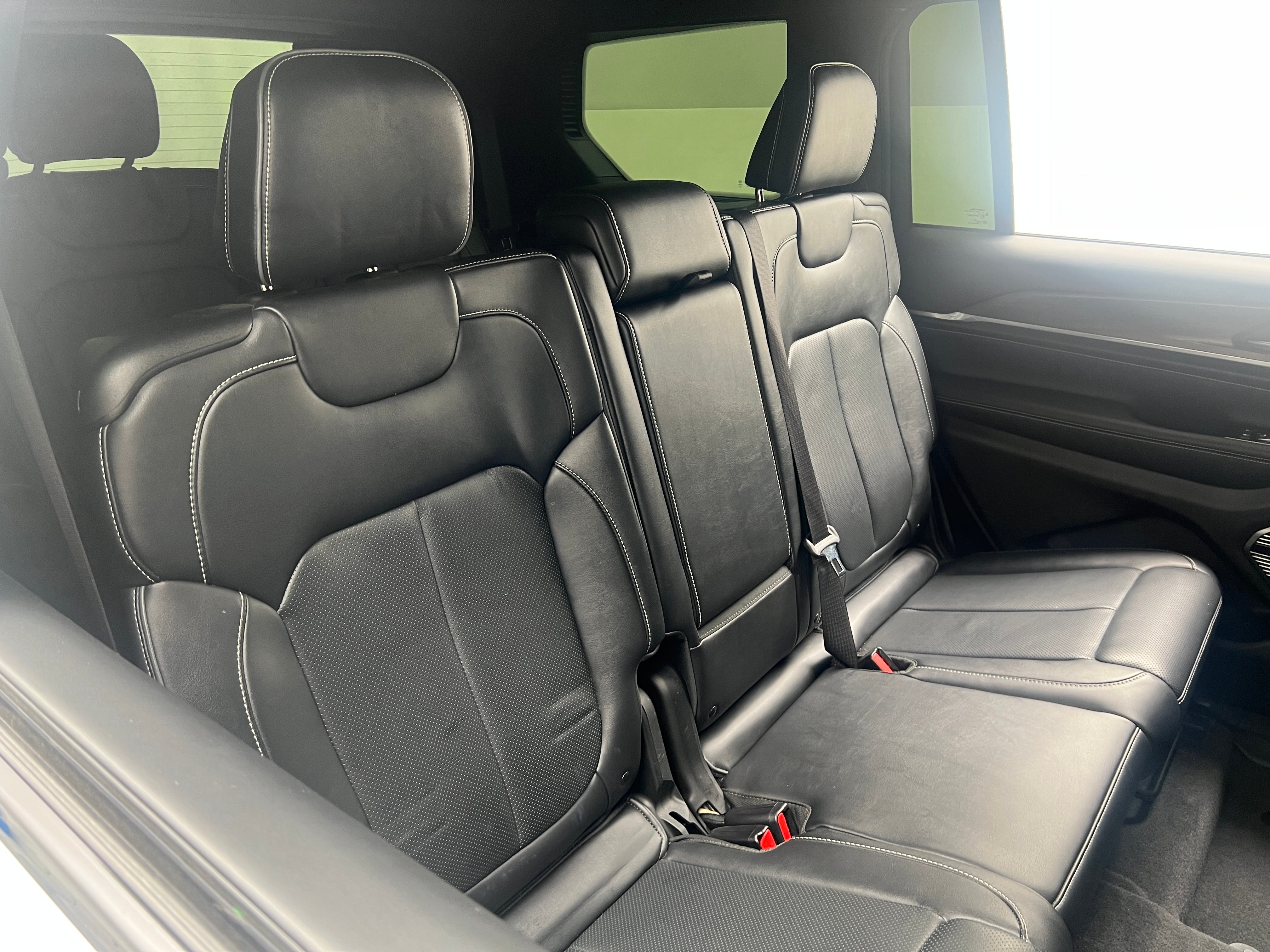 2022 Jeep Grand Cherokee L Overland 5