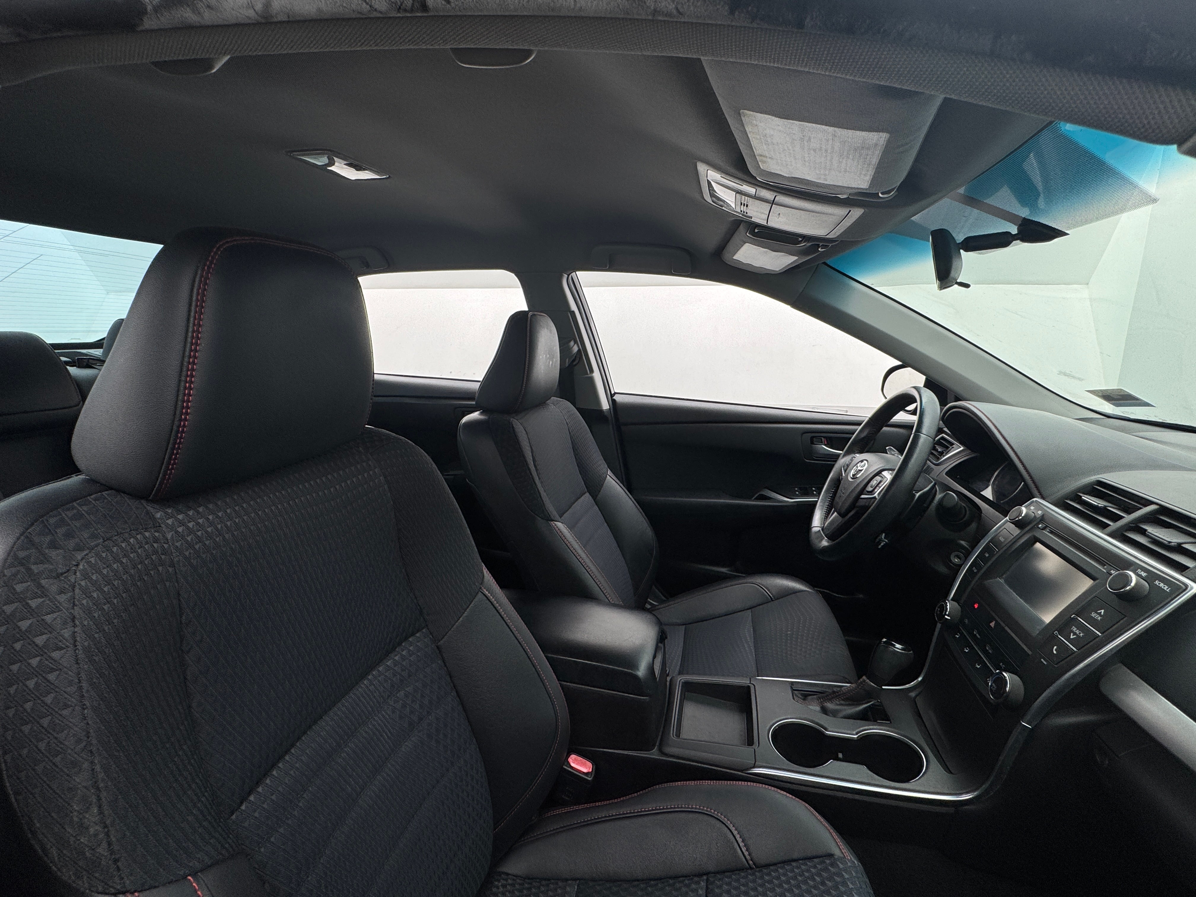 2015 Toyota Camry SE 2