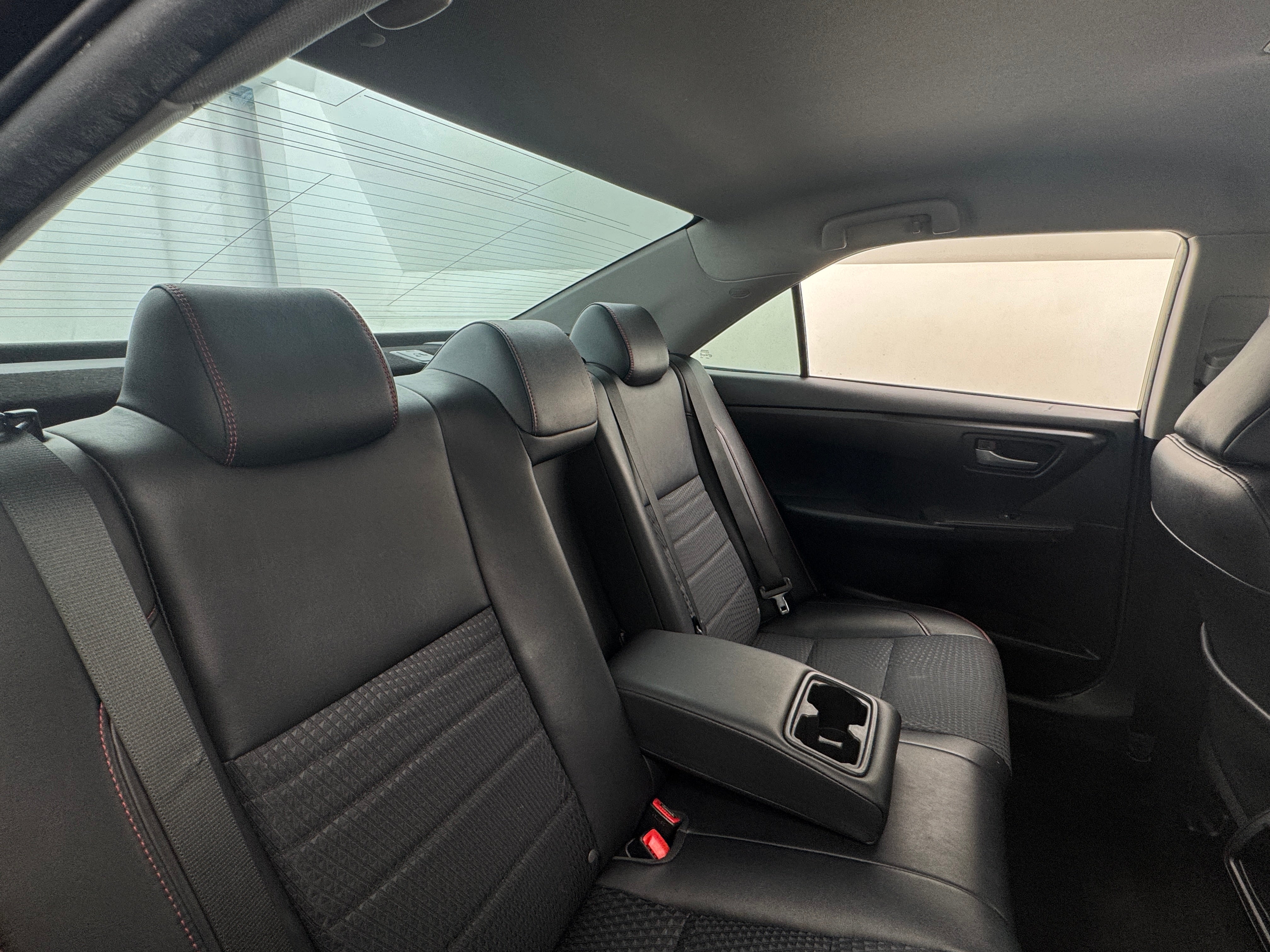 2015 Toyota Camry SE 6