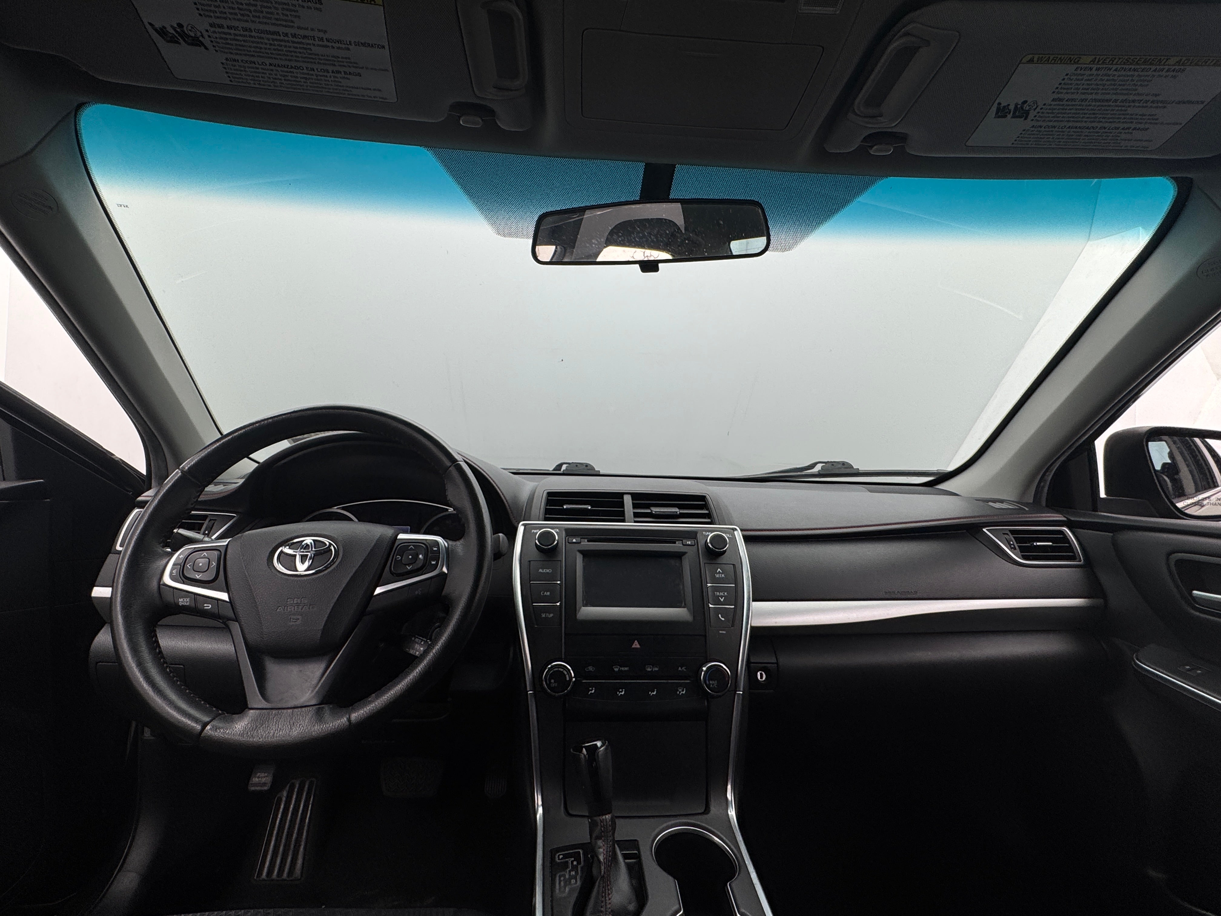 2015 Toyota Camry SE 3