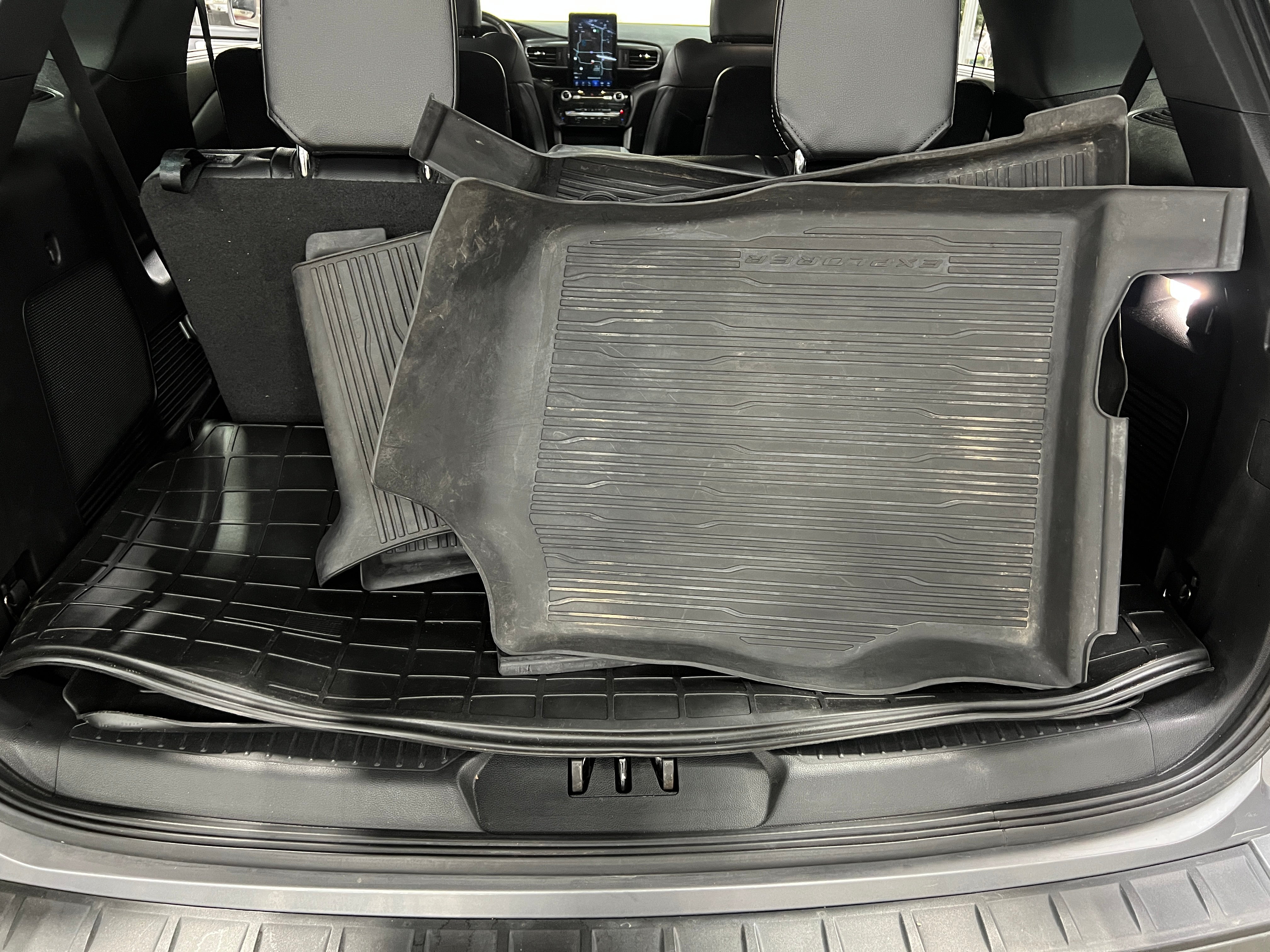 2022 Ford Explorer ST 6