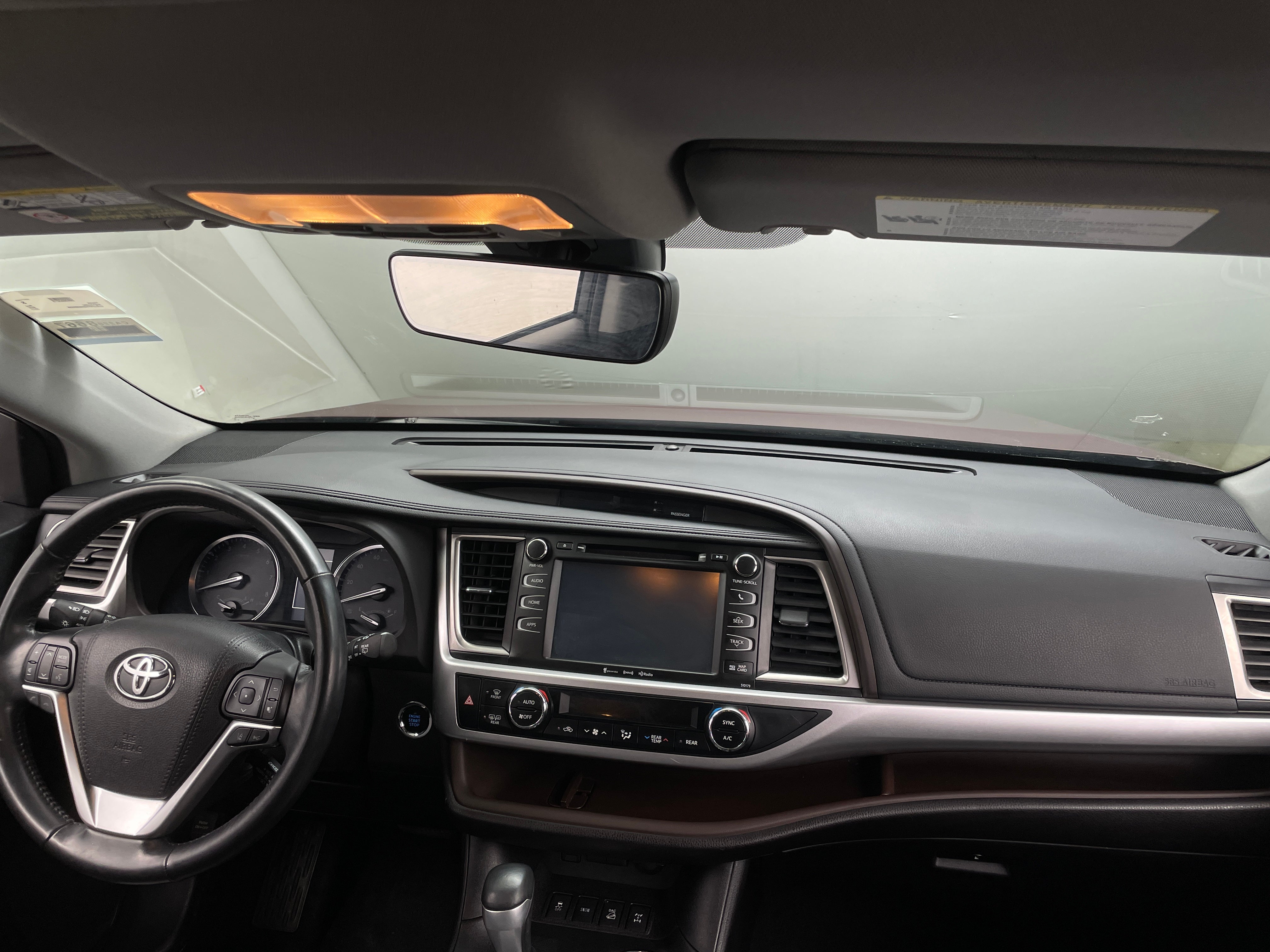 2017 Toyota Highlander XLE 2