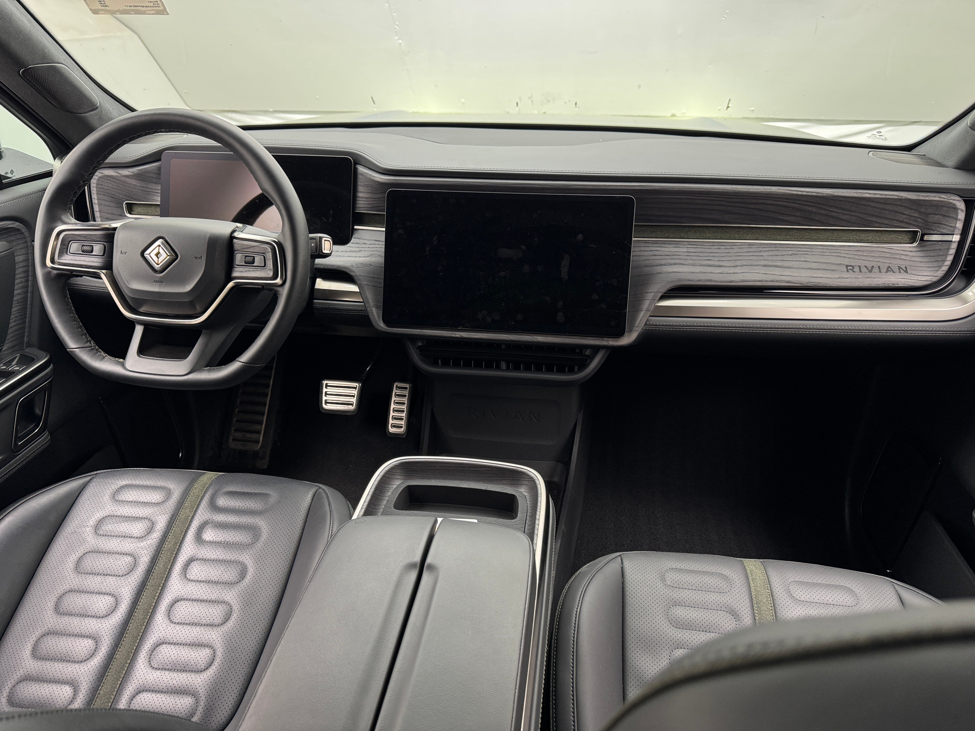 2023 Rivian R1S Adventure 3