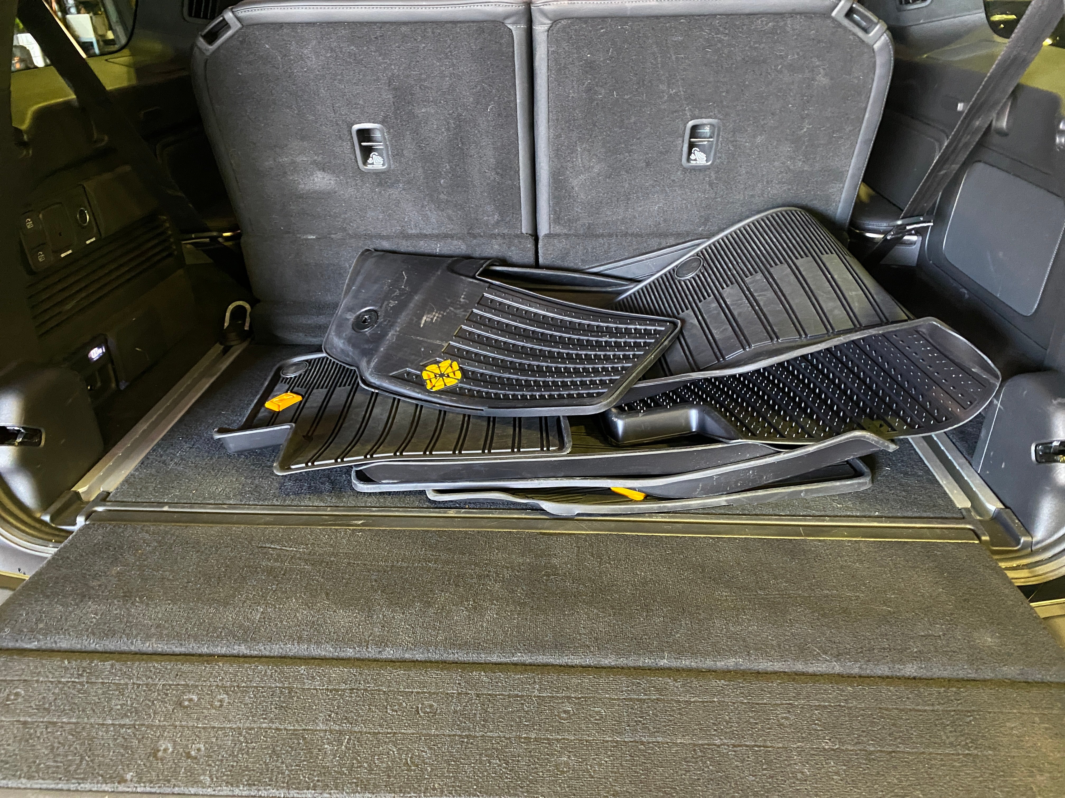 2023 Rivian R1S Adventure 7