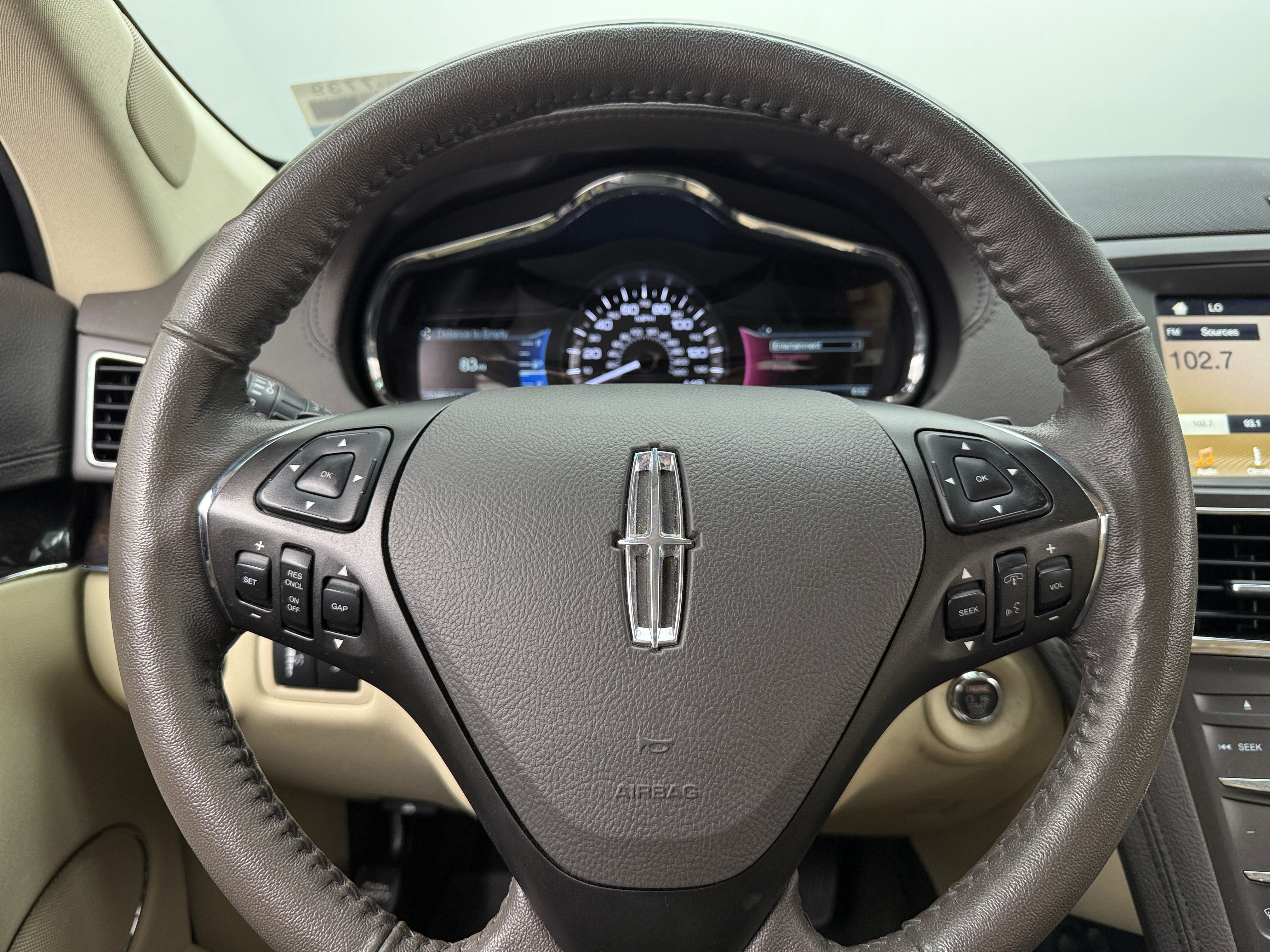 2019 Lincoln MKT  4