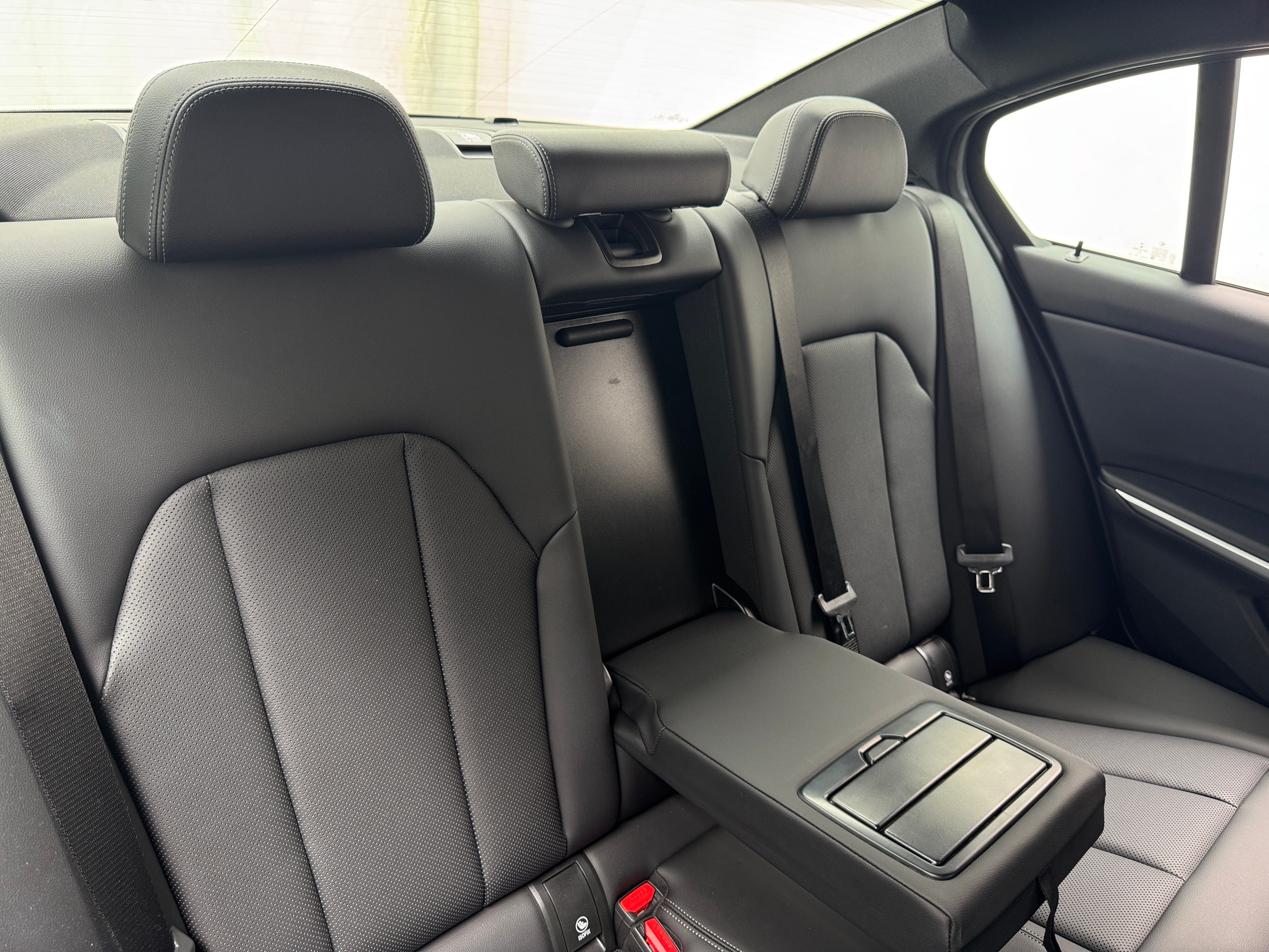 2022 BMW 3 Series 330e xDrive 6