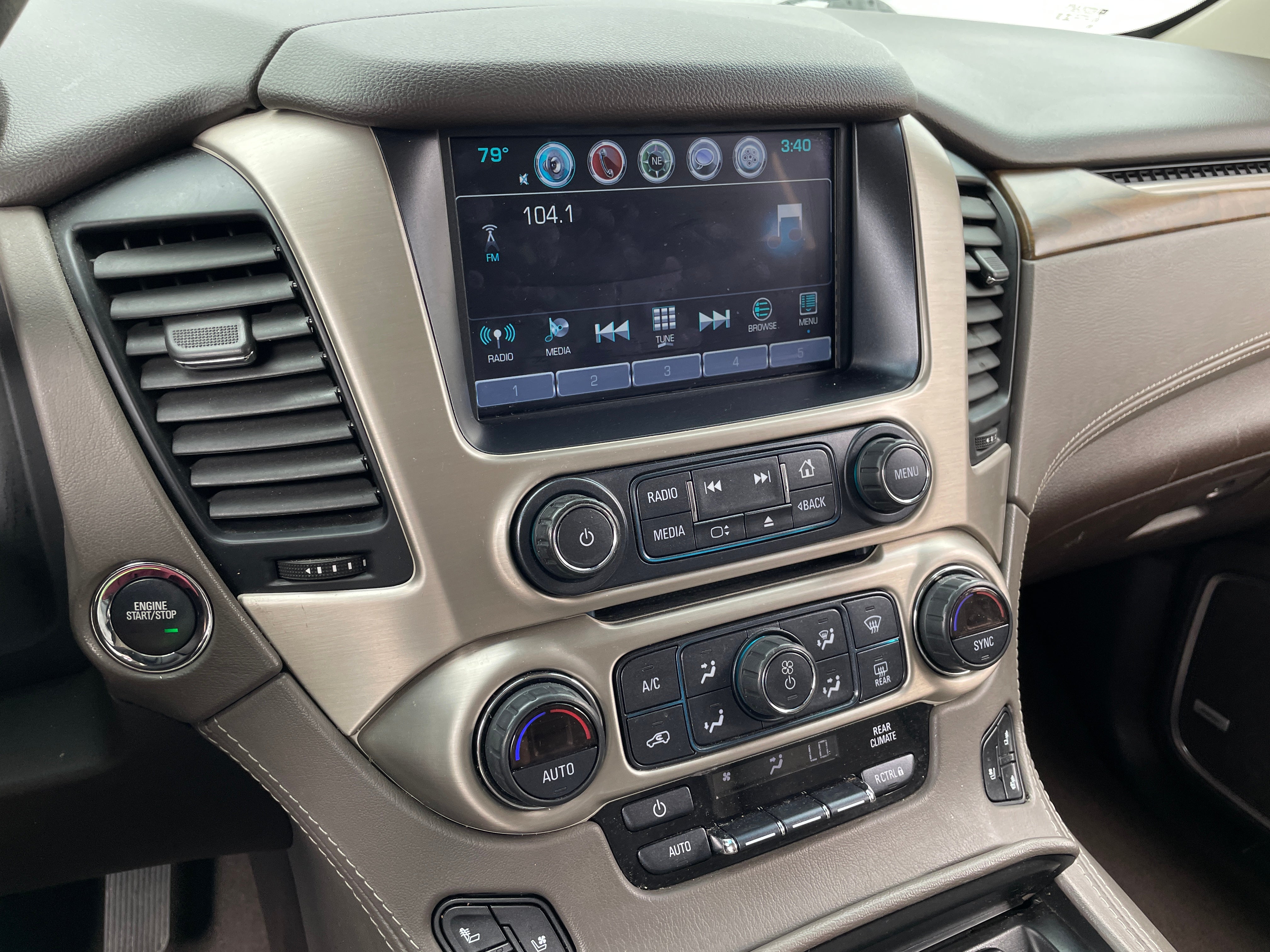 2019 GMC Yukon Denali 3