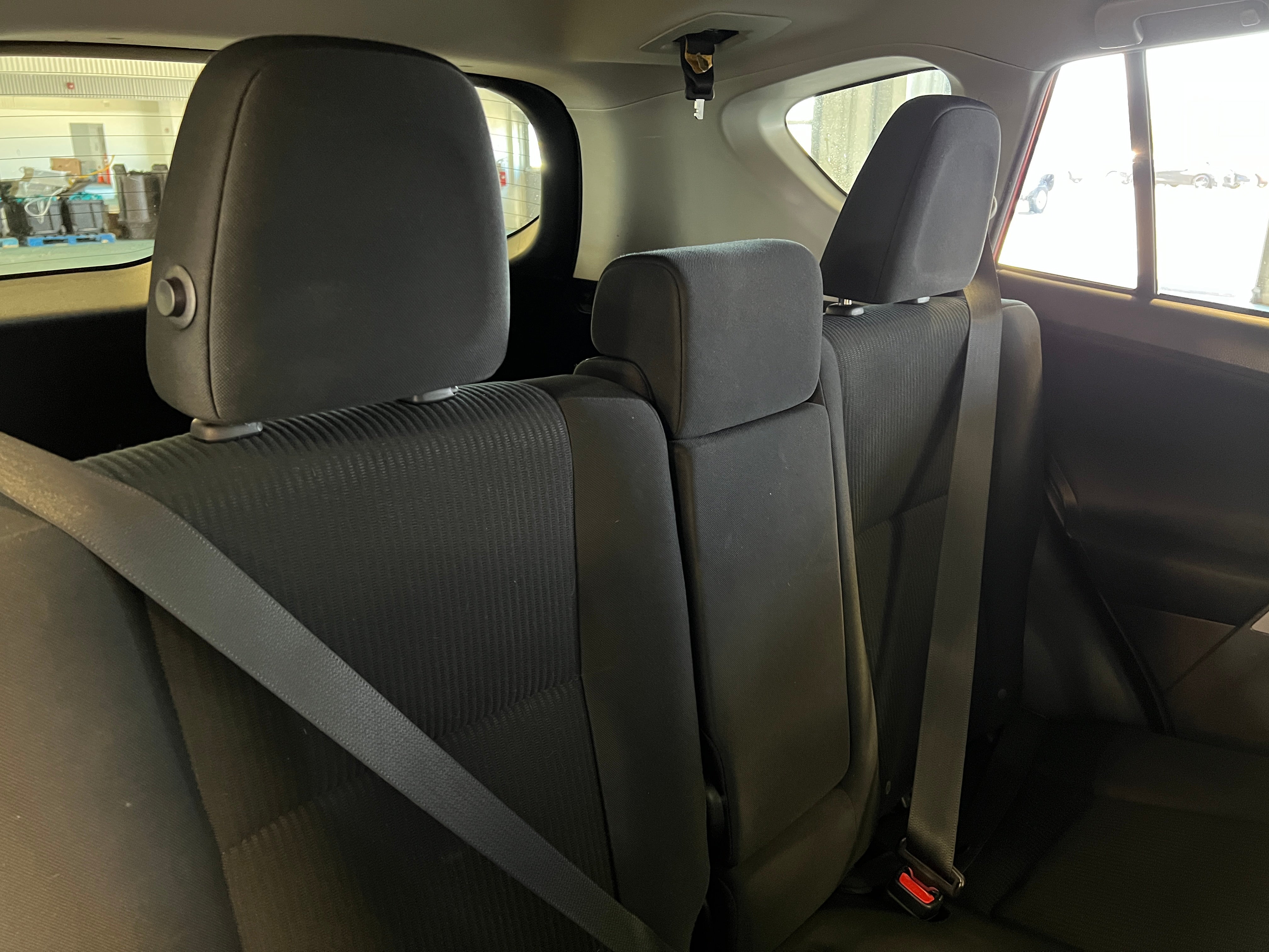 2016 Toyota RAV4 LE 6