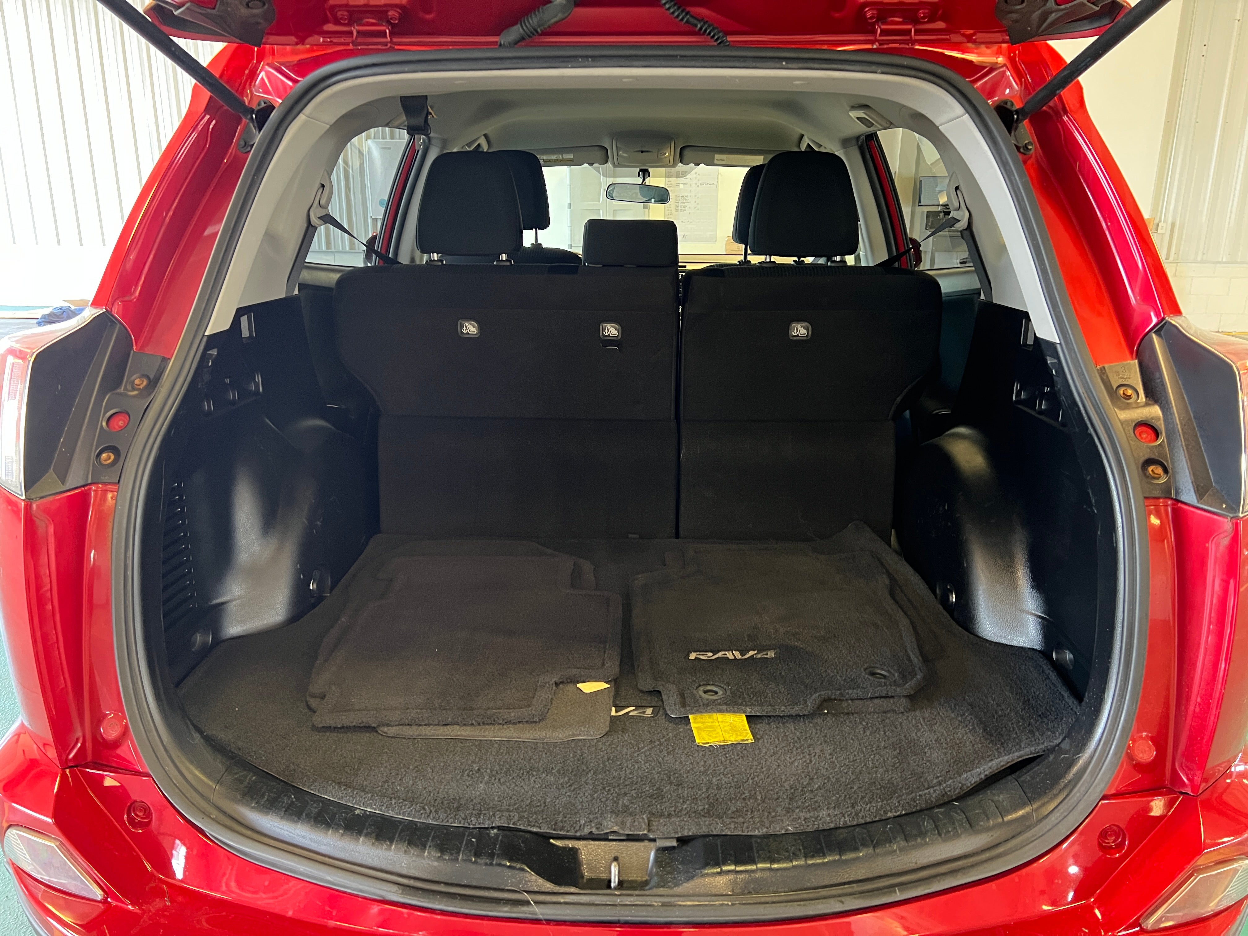 2016 Toyota RAV4 LE 7