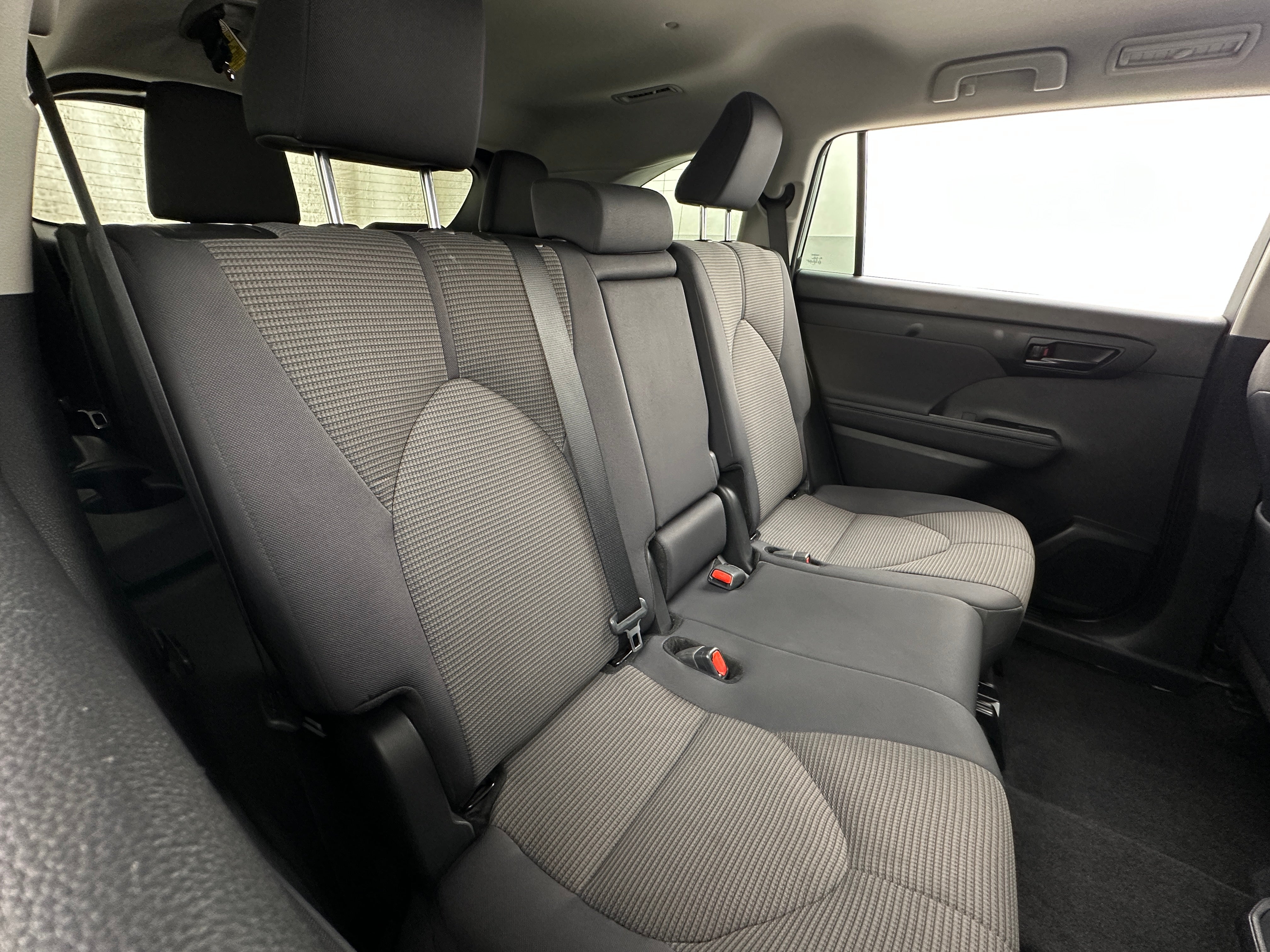 2024 Toyota Highlander LE 6