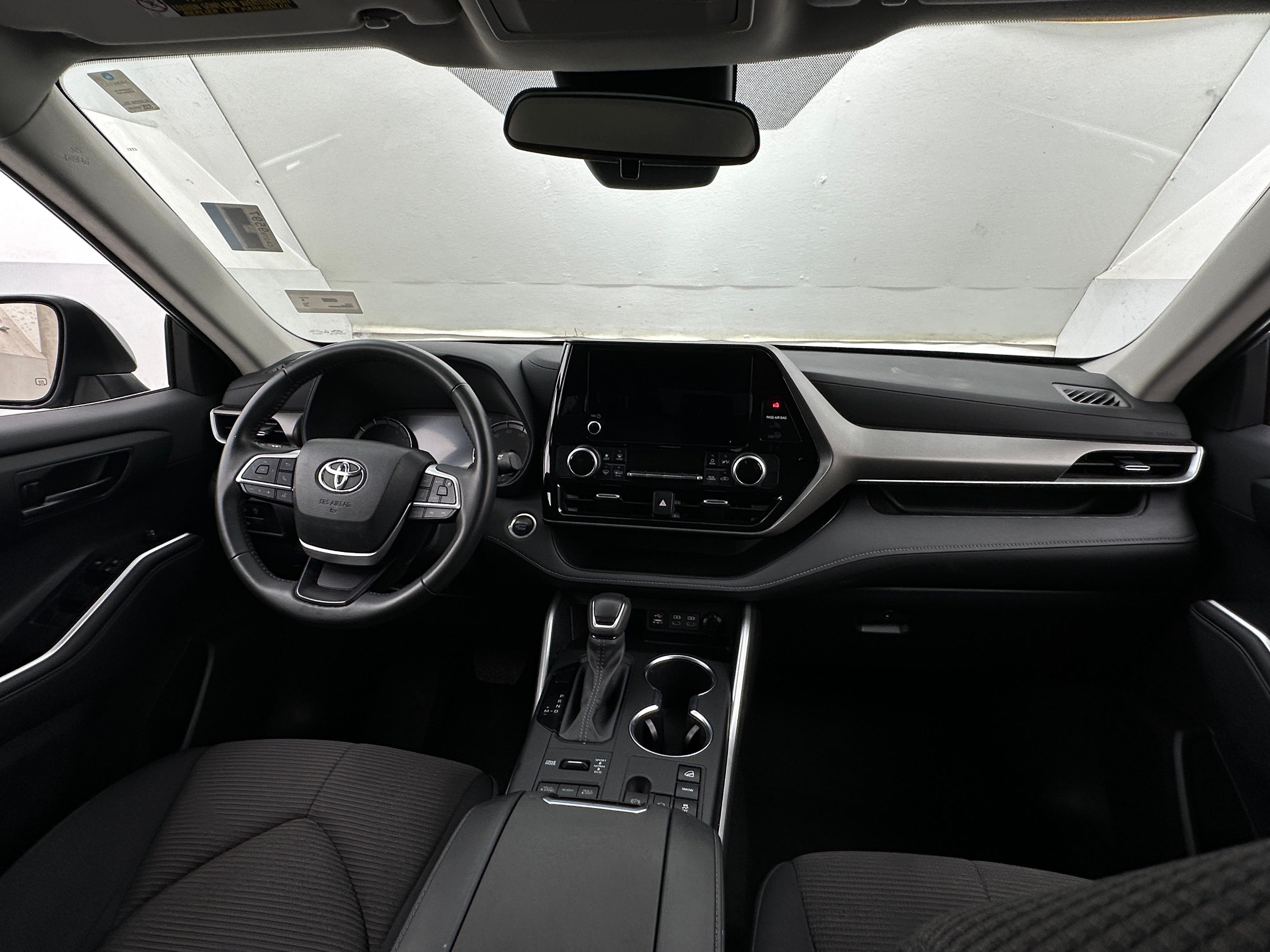 2024 Toyota Highlander LE 3